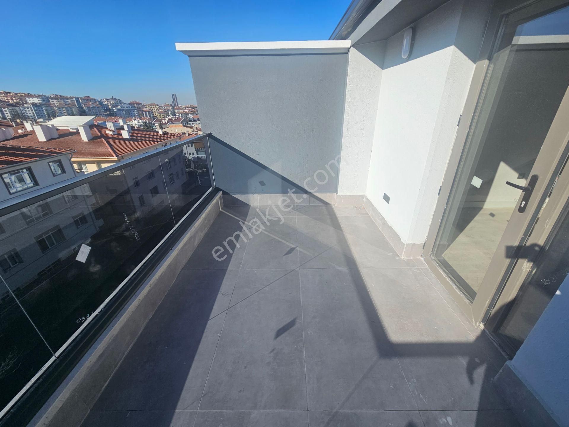 Çankaya Dikmen Mh. Mimar Caddesinde Yeni Bina 115 M2 3+1 Dubleks