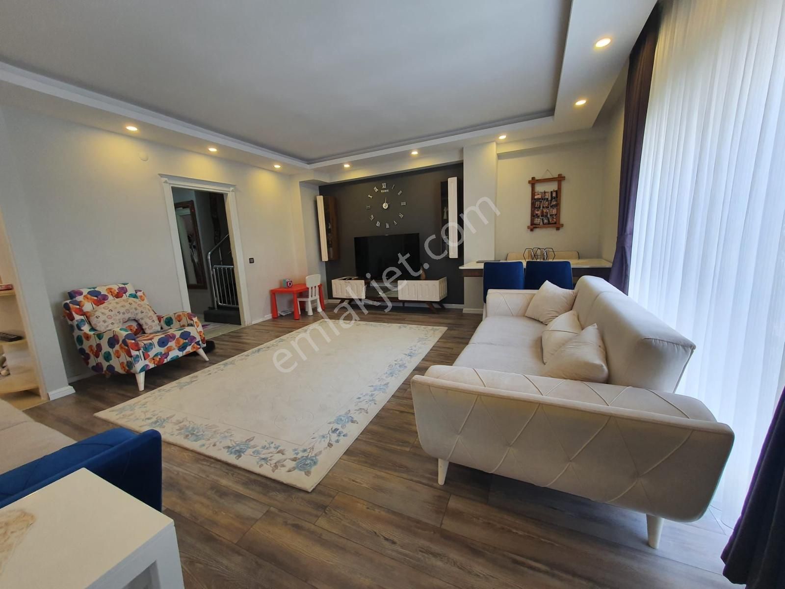 Tek Yetkili Artı Emlak'tan Fenerde Satılık Geniş Dubleks Продажа