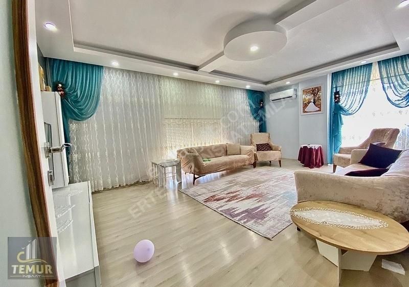 Hüsnü Karakaşta Sitede Full Geniş Asansörlü Güvenlikli 2+1 Daire