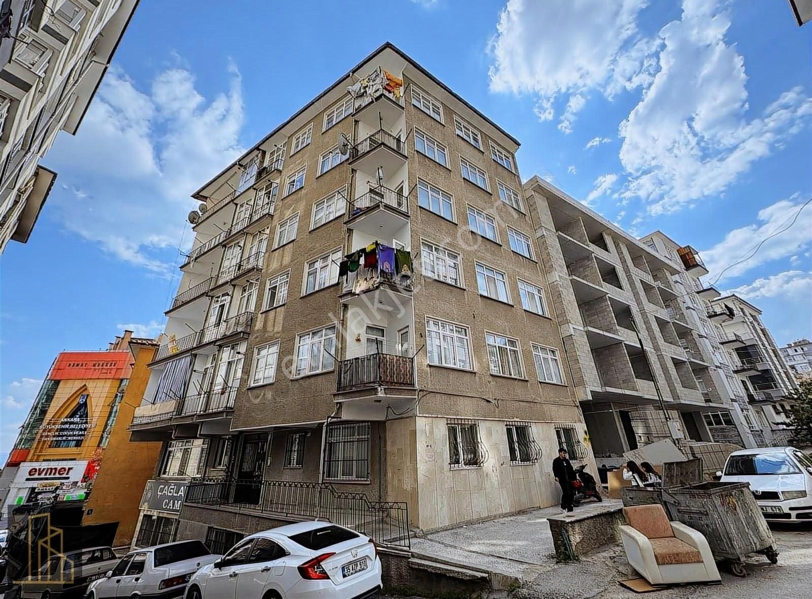 Demetevler Merkez Da Ara Kat 3+1 Daire Satılık