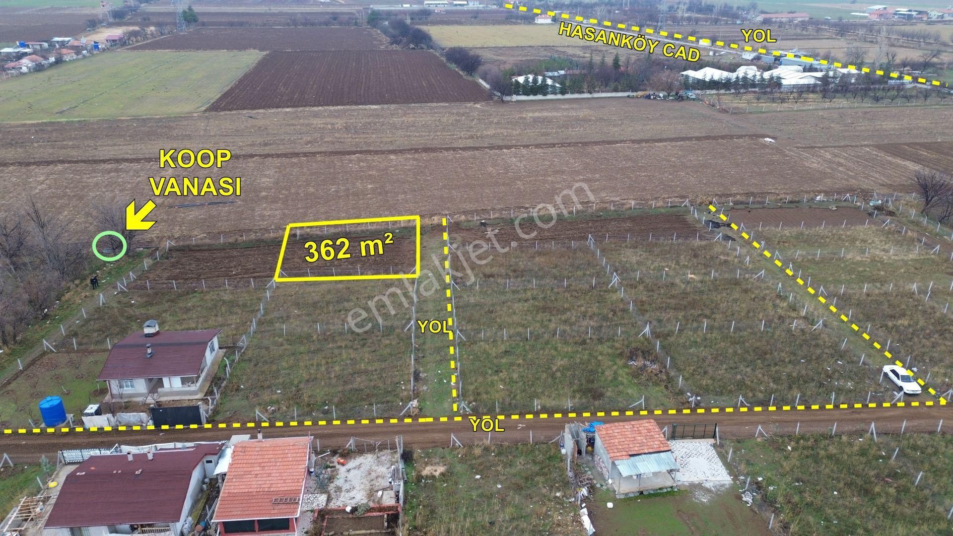 Karahüyük De 362 M² Bahçe Yeri Kongaz A Yakın Hisseli / Meram / Konya