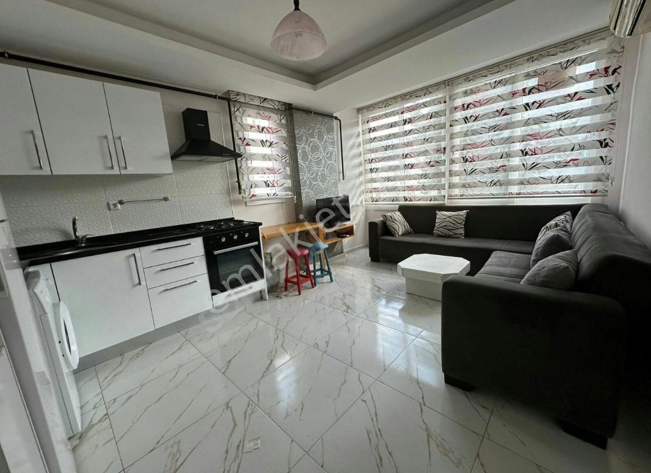 Beyazevler’de Kaktüs Cafe Yakını Full Eşyalı Lüks 1+1 Kiralık Daire
