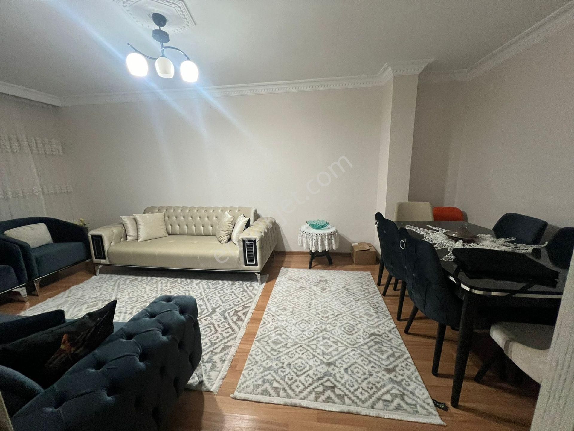 Bilgen Vatan'dan Yeşiltepe Cadde Yakını Genç Bina Çok Geniş Kullanımlı 2+1