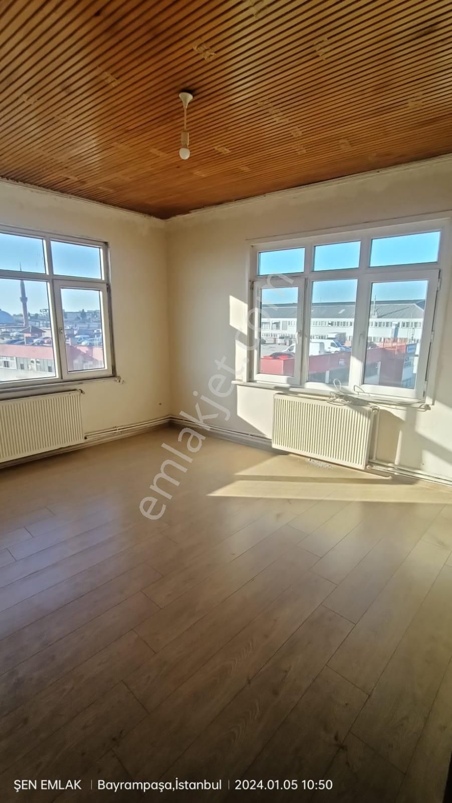 Bayrampaşa Maltepe Orta Mahalle 2+1 Kombi Petek Parke Kat 7 Son Kat Asansör Yok
