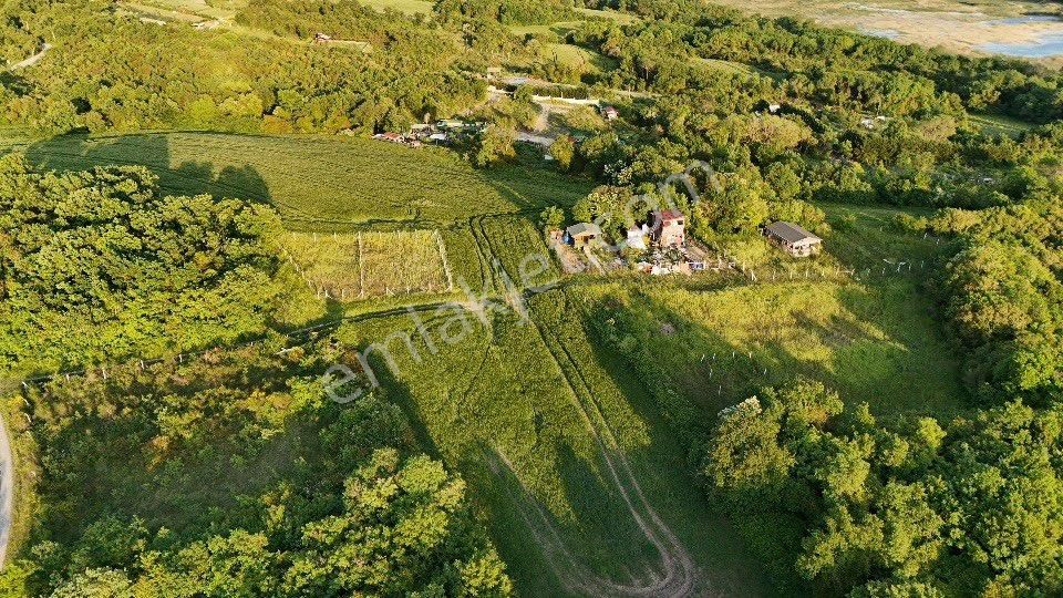 Arnavutköy Balaban'da Göl Manzaralı Hobi Bahçesine Uygun Arsa - Görsel 11