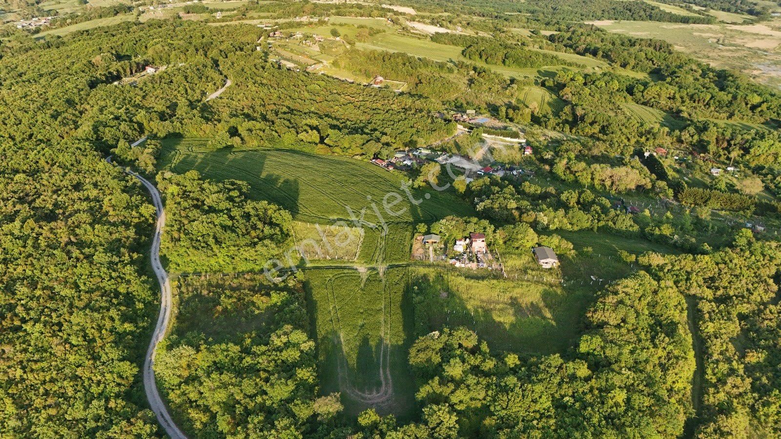 Arnavutköy Balaban'da Göl Manzaralı Hobi Bahçesine Uygun Arsa - Görsel 18