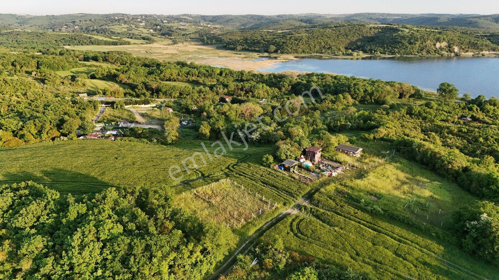 Arnavutköy Balaban'da Göl Manzaralı Hobi Bahçesine Uygun Arsa - Görsel 21