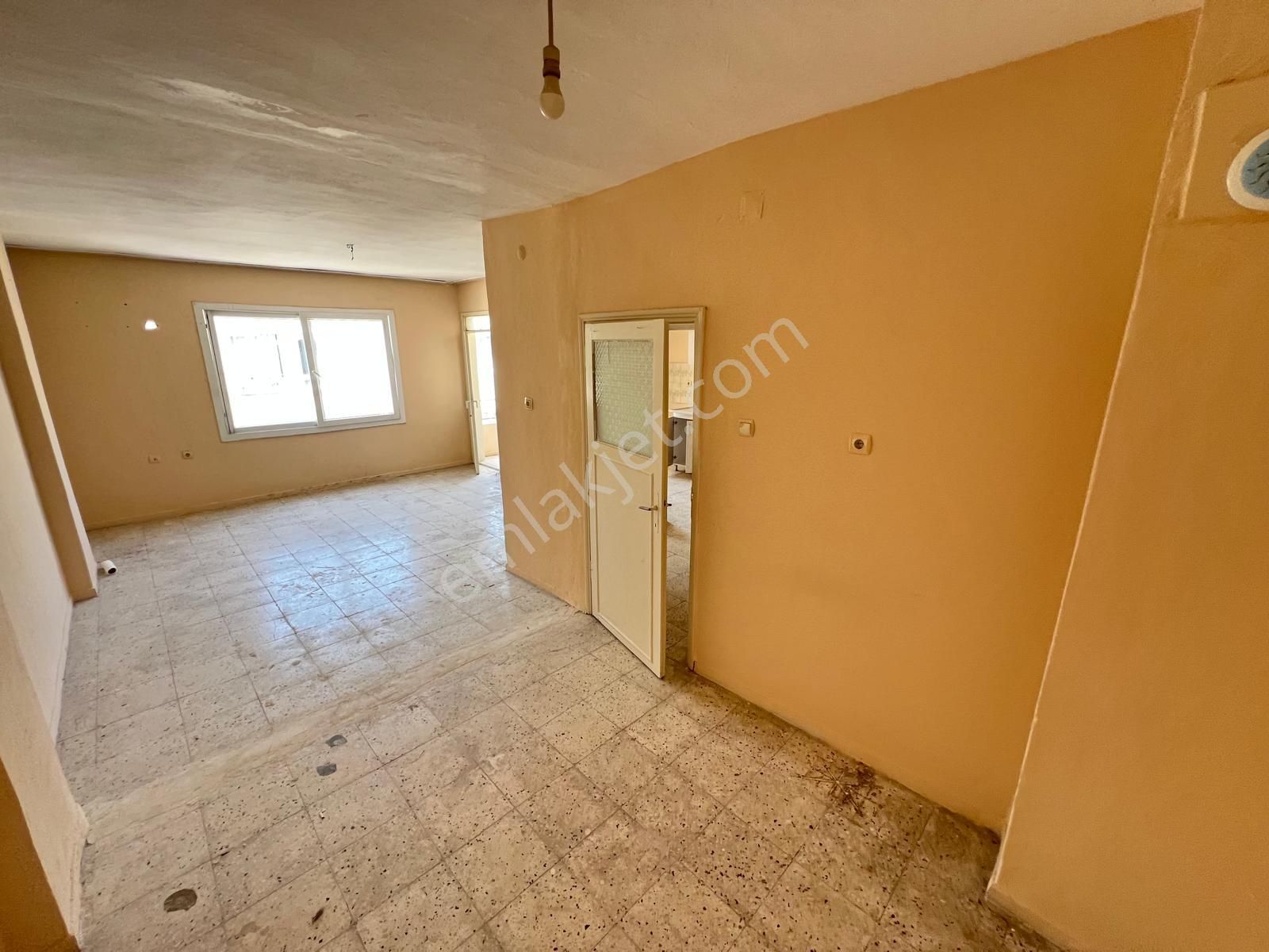 Prestij'den Cumhuriyette Sosyete Pazarı Civarı Kelepir 3+1 Daire