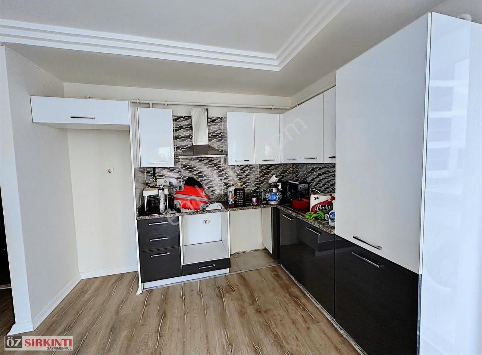 Gurselpasada 3+1havuzlu Guvenlikli Sitede Oturuma Yatirima Uygun
