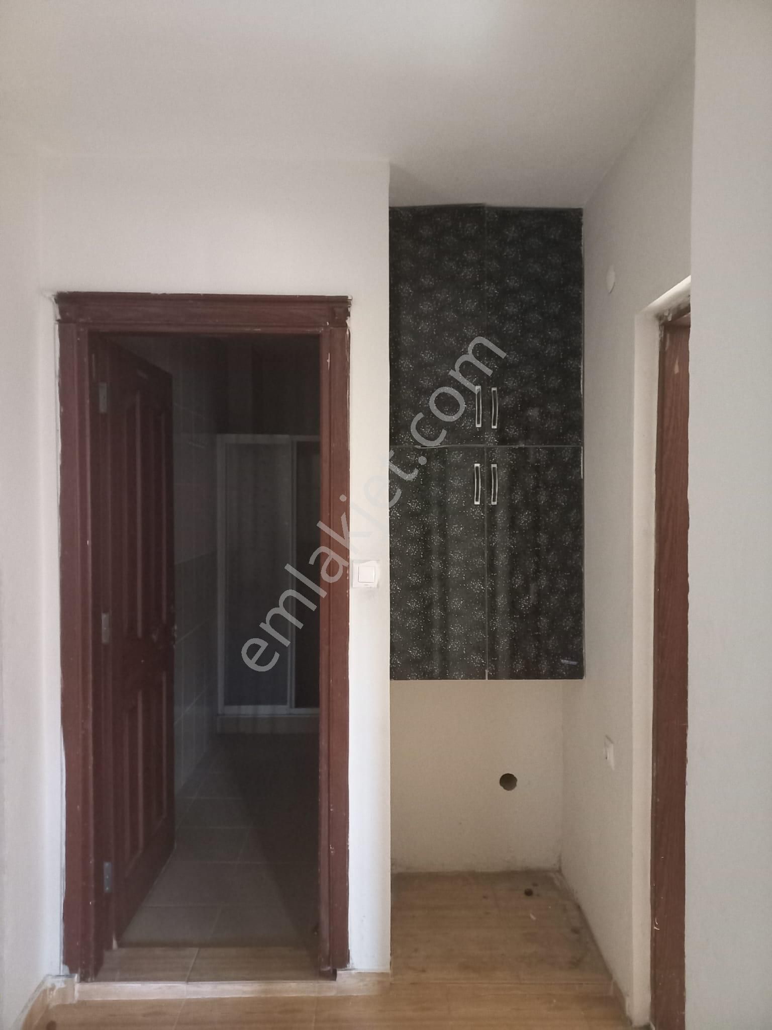Adana Sarıçam Şahintepe De Doğalgazlı İçi Yenilenmiş Geniş 2+1 Fırsat Daire !! Açıklama Okuyunuz !!
