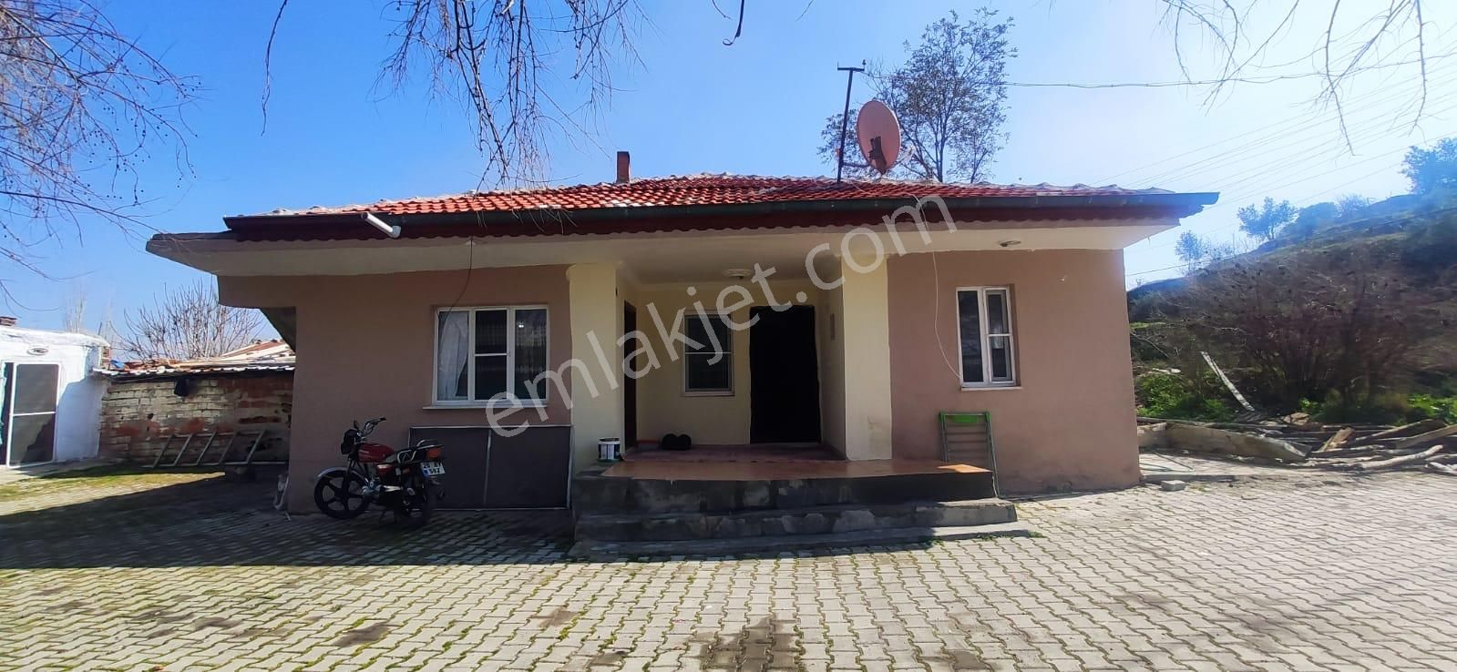 Altın Emlak'tan 3733 M² Arsa İçerisinde Satılık Müstakil Ev