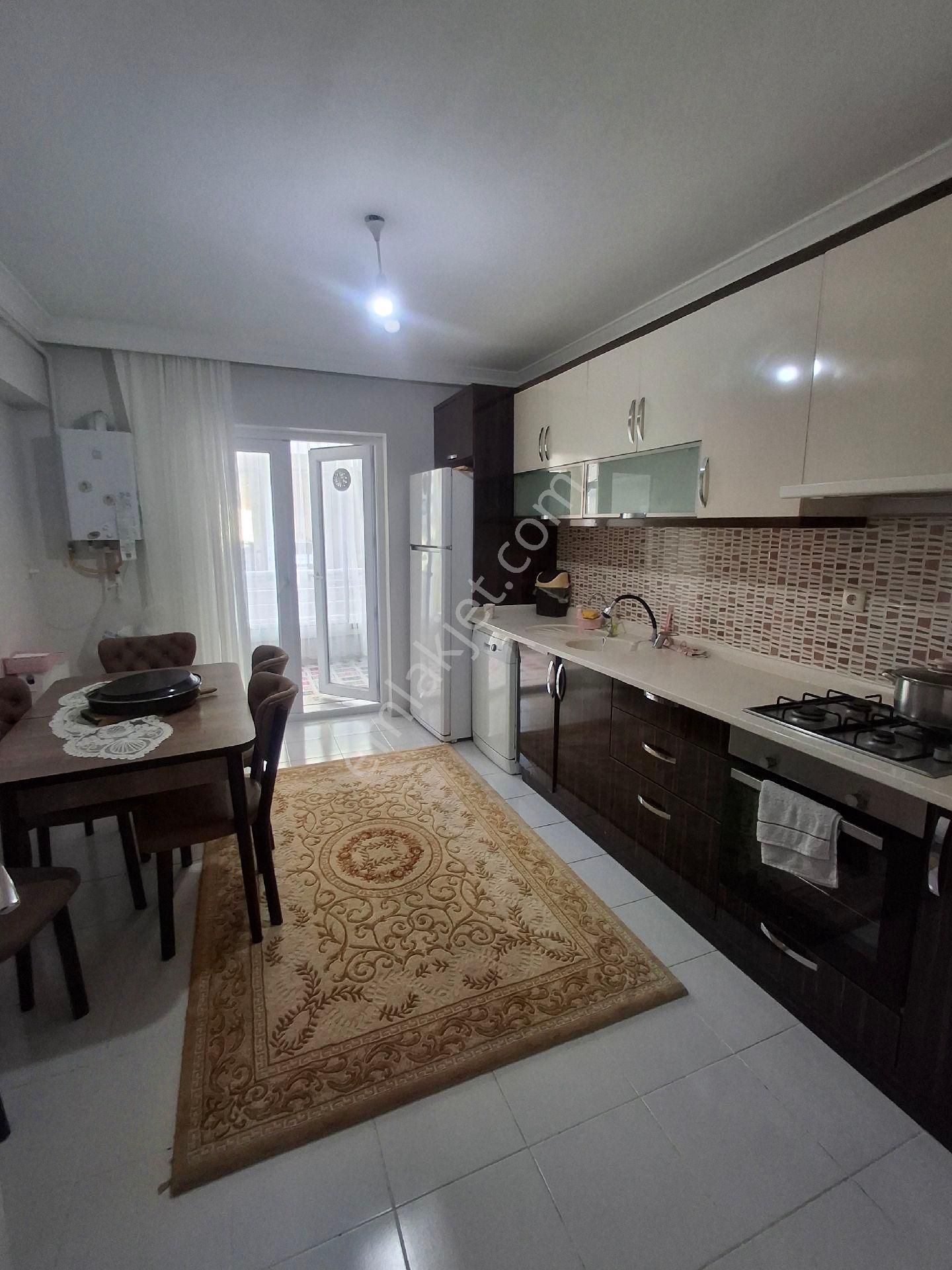 Kaletepe'de 4+1 Masrafsız Çook Geniş Full Yapılı Ara Kat Daire