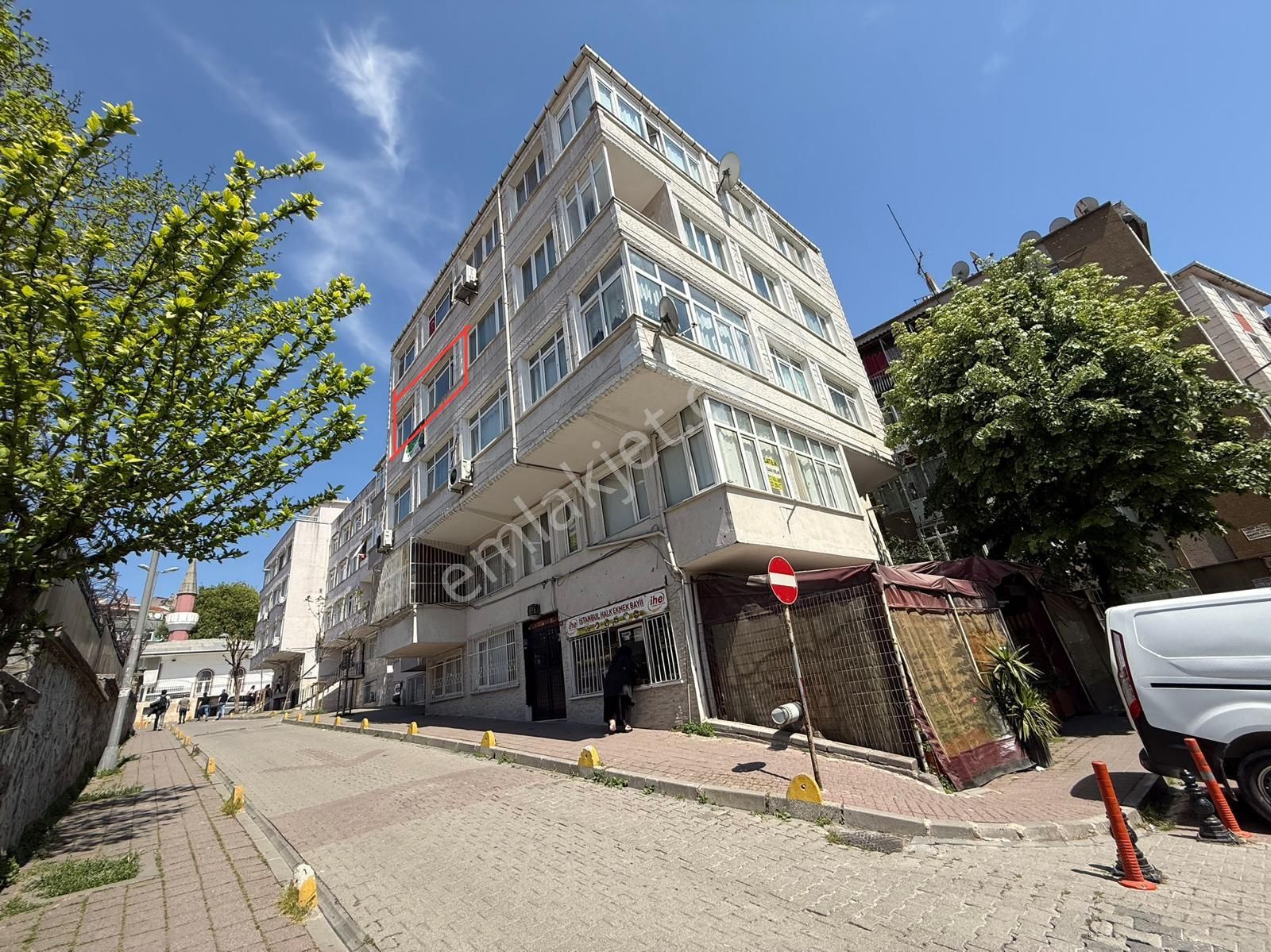 Hırka-i Şerif Mah. | 2+1 | 3.kat | 85 M² | Kombili | Kiralık Daire