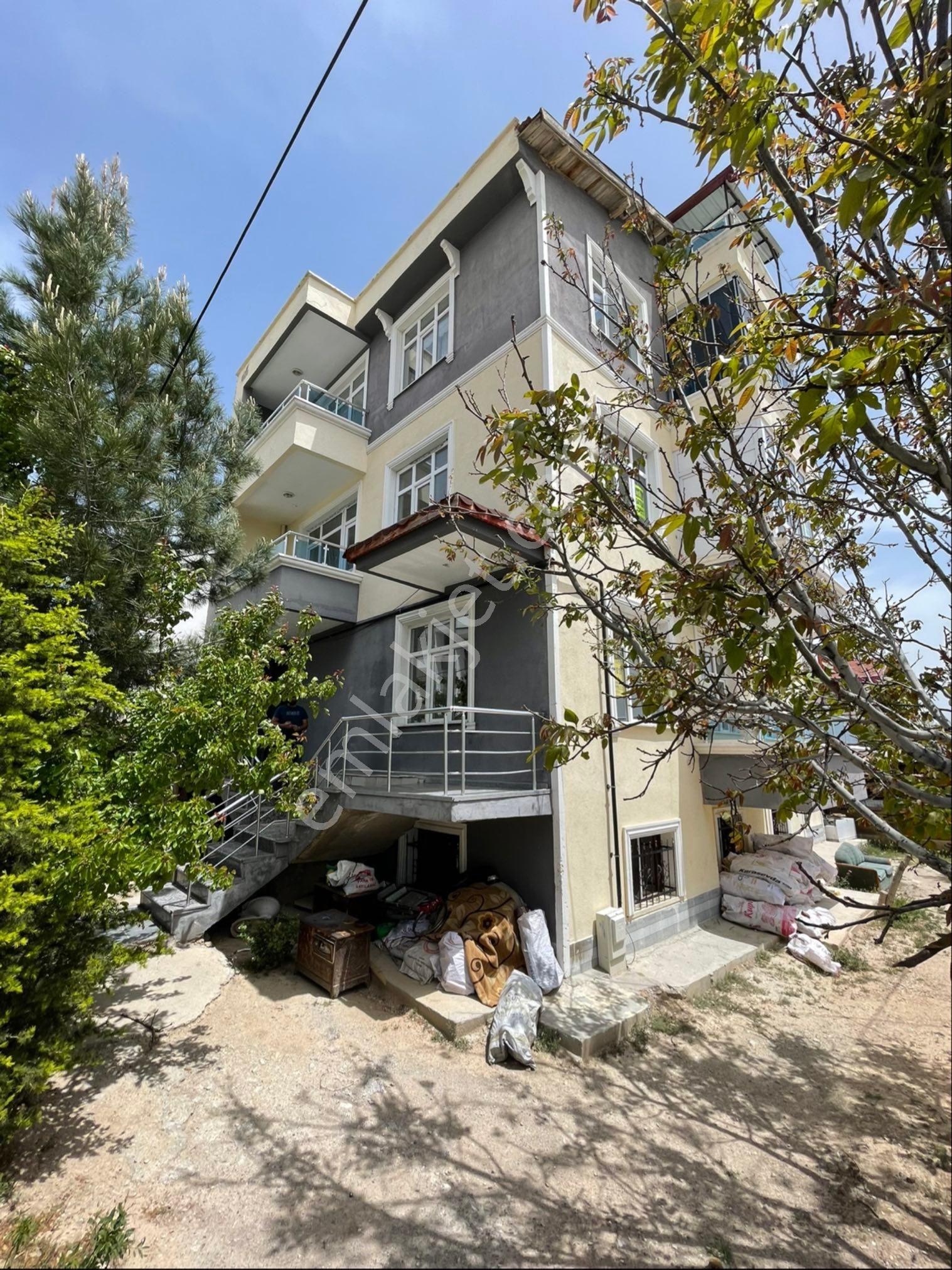 Aktel Gayrimenkulden Selahattin Eyubide 500 Evlerde Satılık 3+1 Daire