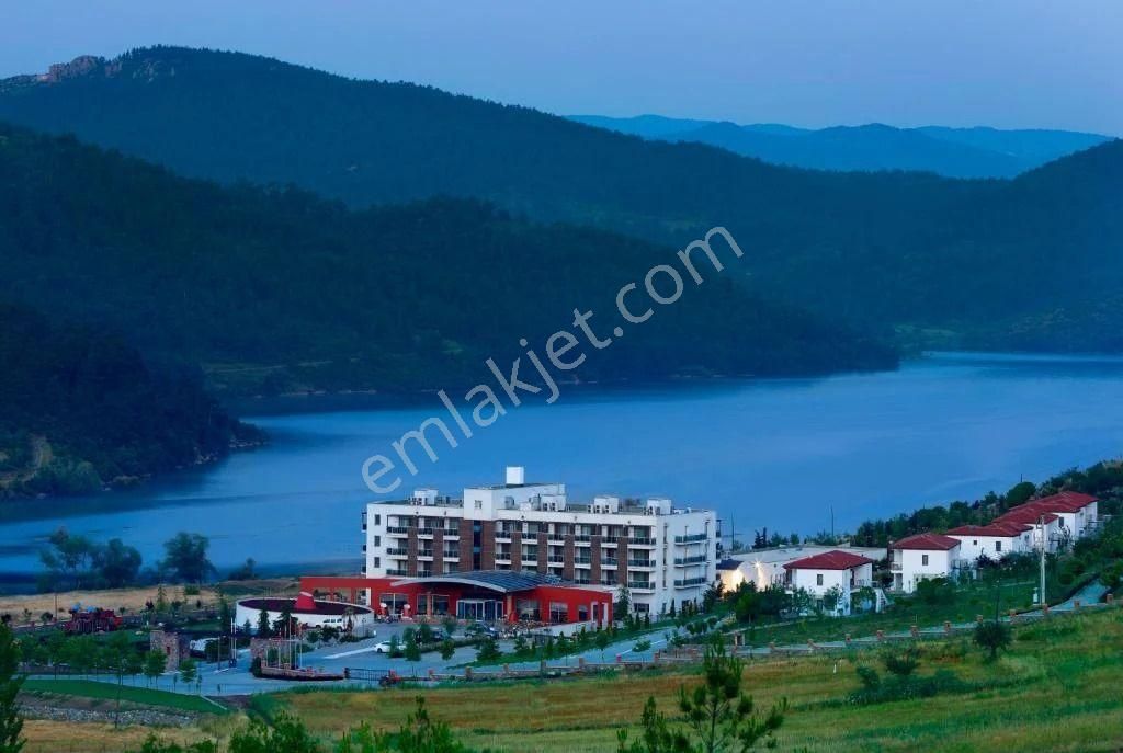 Balıkesir Sındırgı'da 1.470 M2 Kaplıca Bölgesinde Çift Yola Cephe Dümdüz Fırsat Arazi