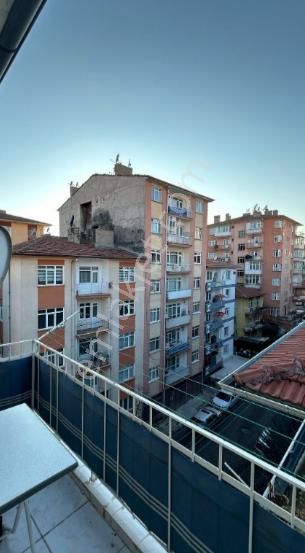 Acil Satılık Eşyalı 3+1 Daire – Demetevler 11. Cadde Üzerinde!
