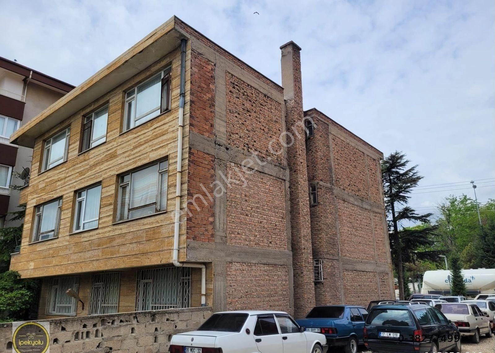 İpekyolu Gayrimenkul Den Hacıkara Bulvar Üzeri Komple Satılık Bina