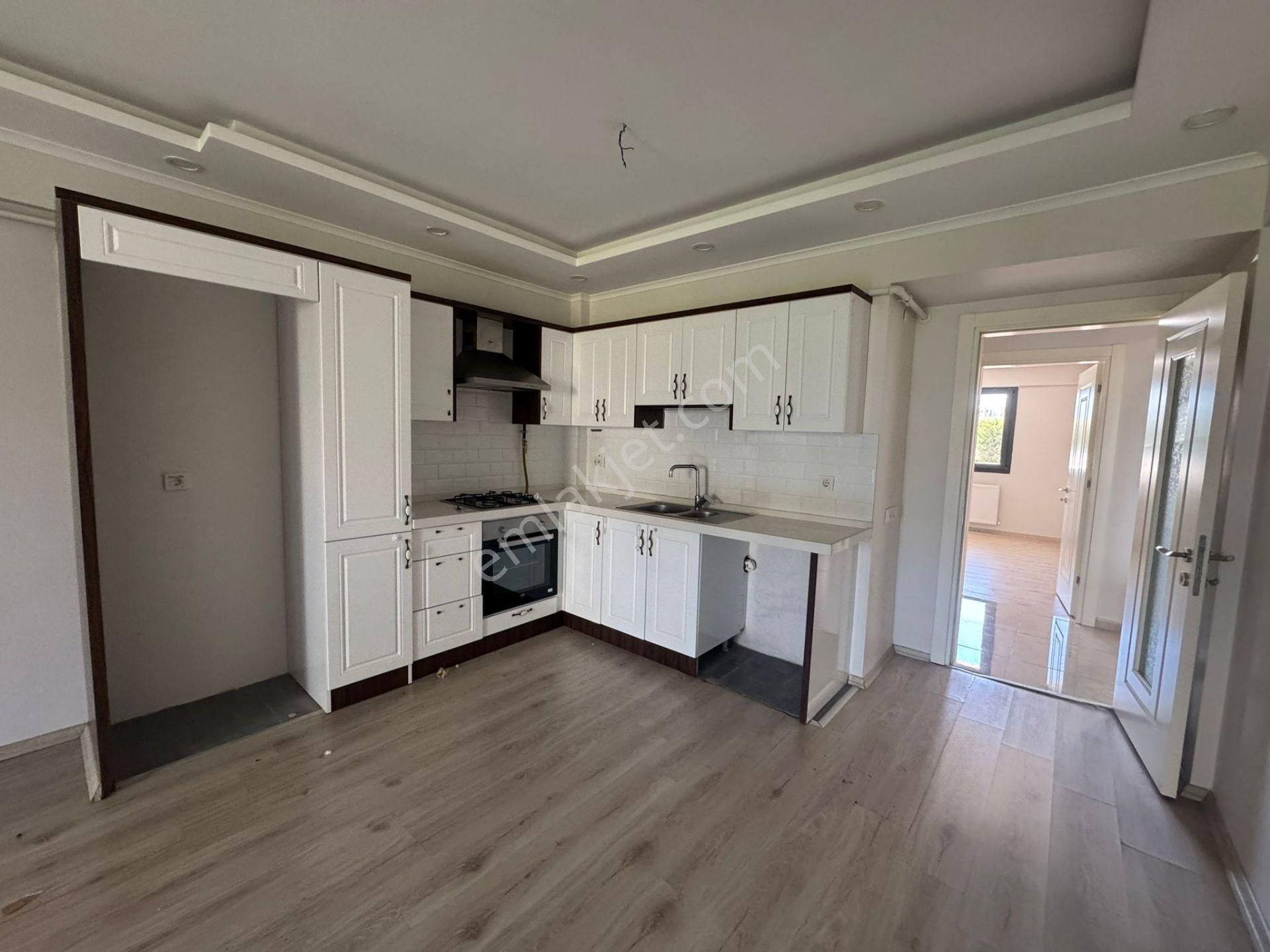 🏡 Karaali Mahallesi 🏡 ✅2+1 90 M2 5 Katlının Zemin Katı ❇️ Açık Mutfak