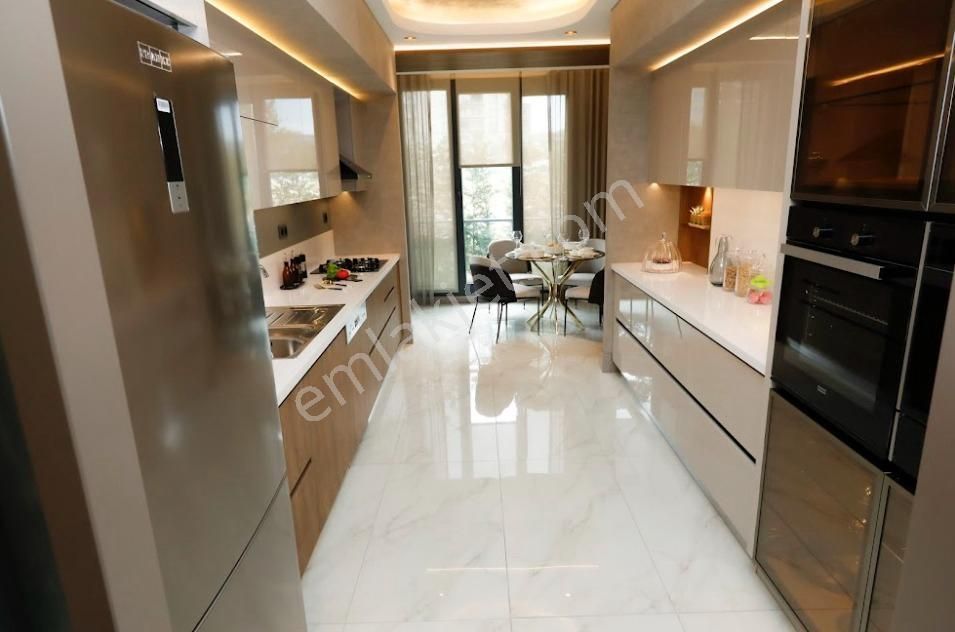 Beylikdüzü Yaşam Marinada Satılık 2 + 1 Daire Deniz Manzaralı