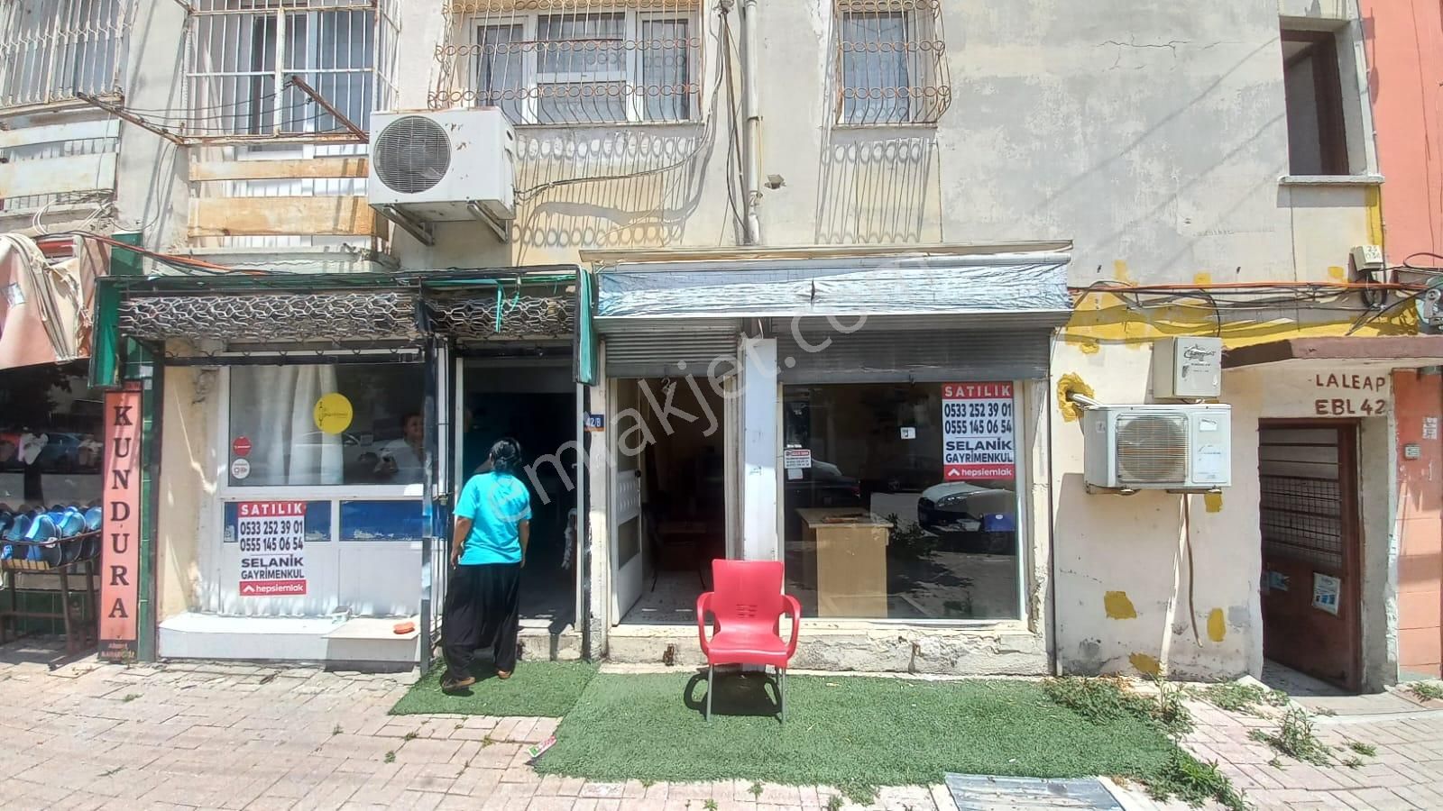 Belediye Evlerinde 4. Durakta Satılık 2 Dükkan