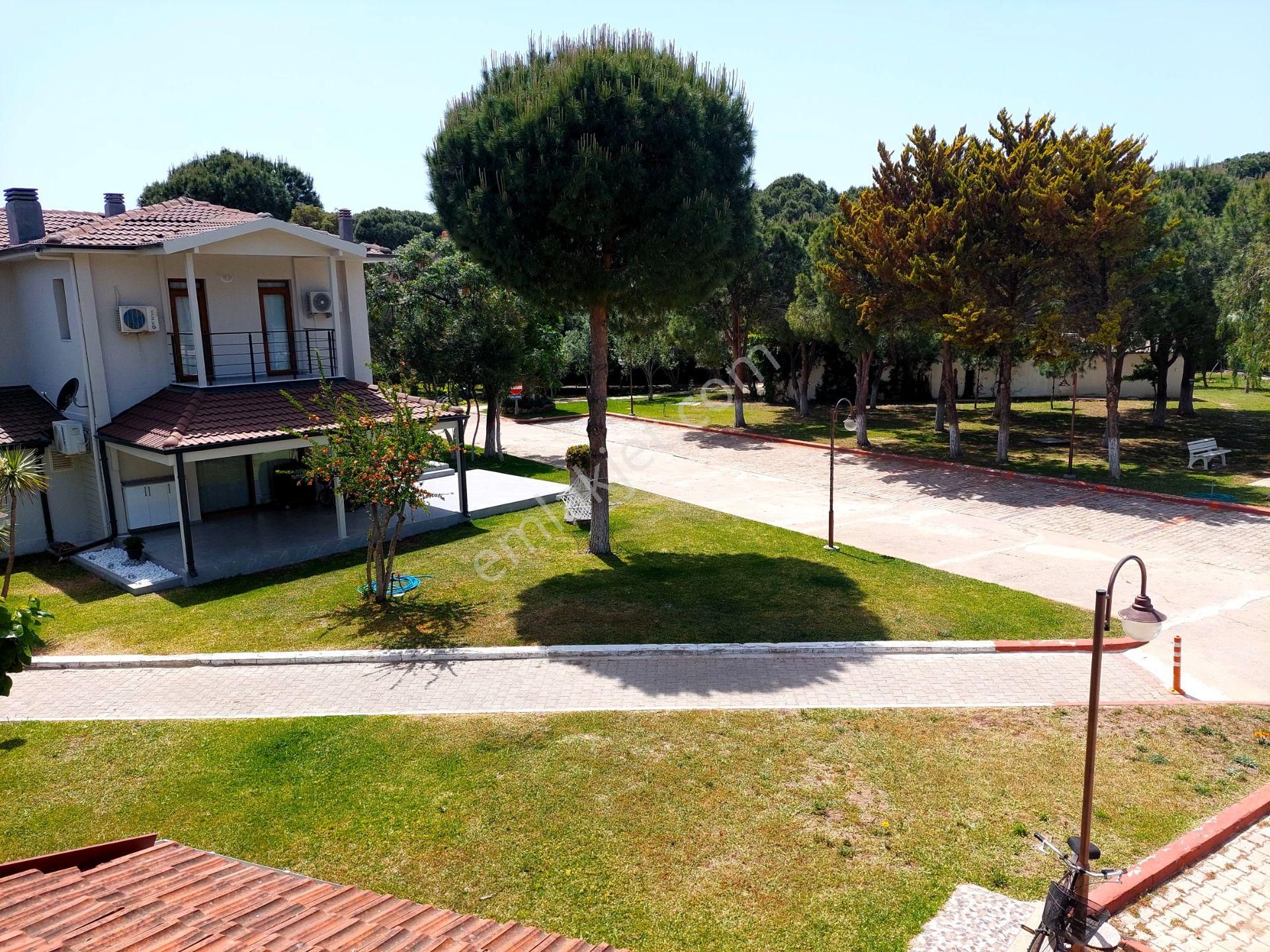 İzmir Seferihisar Ürkmez De Denize Sıfır Site De Kiralık Villa 3+1