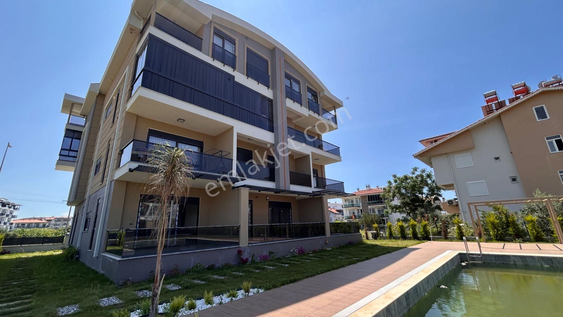 Manavgat Ilıca Mahallesinde Havuzlu Asansörlü1+1 Satılık Daire