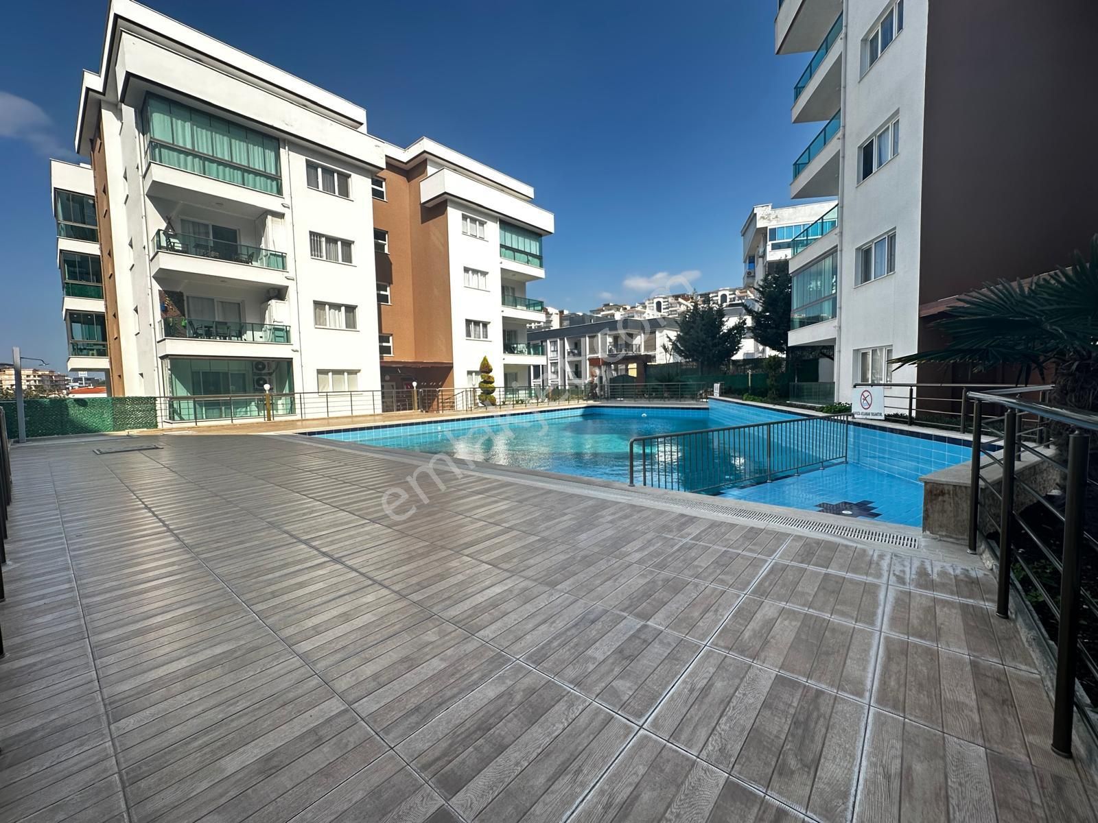 Kuşadası Değirmenderede 3+1 Bahçe Katı Emsalinin Altında