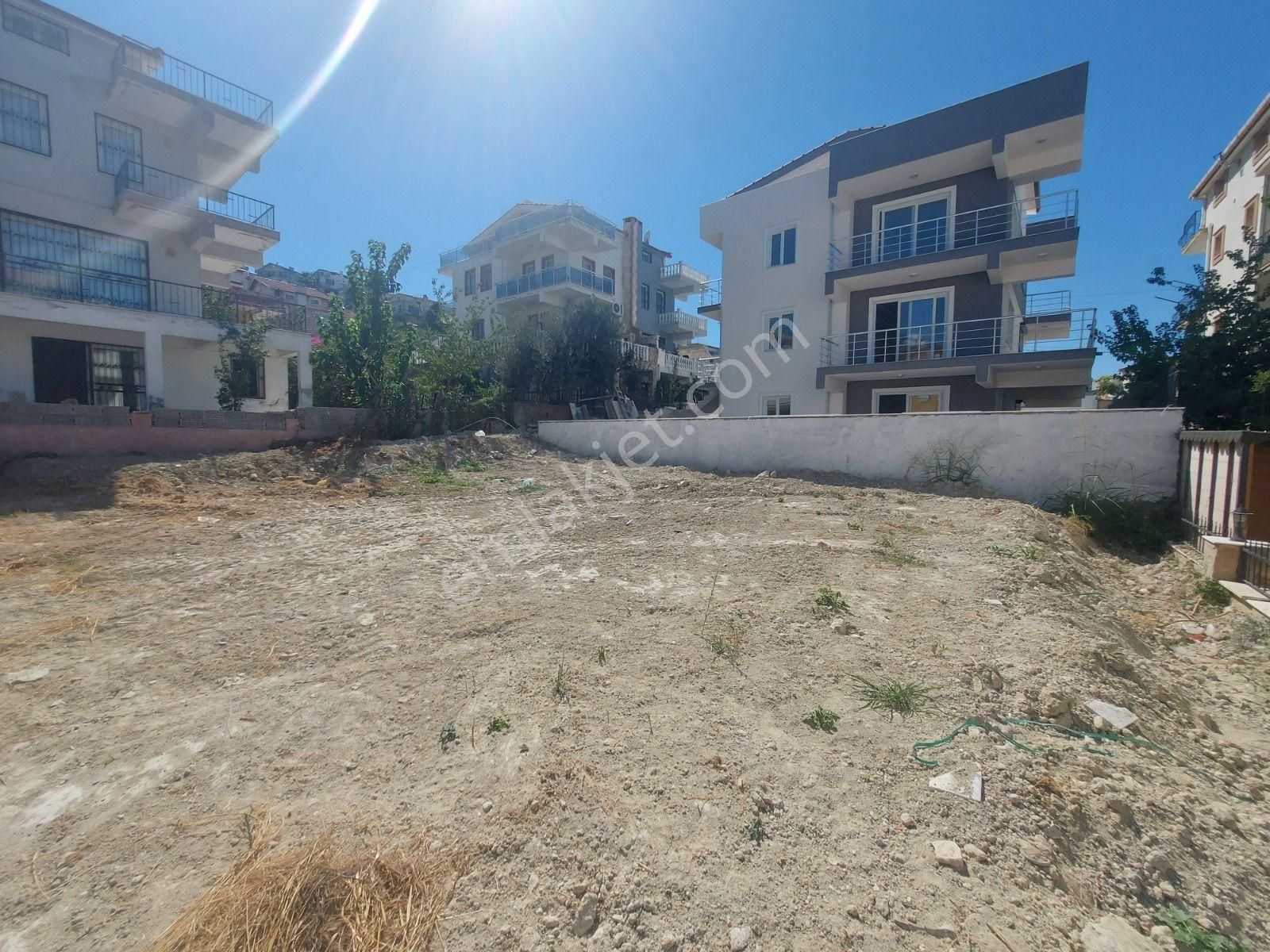 Kuşadası Karaovada 180 M² Villa İmarlı Satılık Arsa