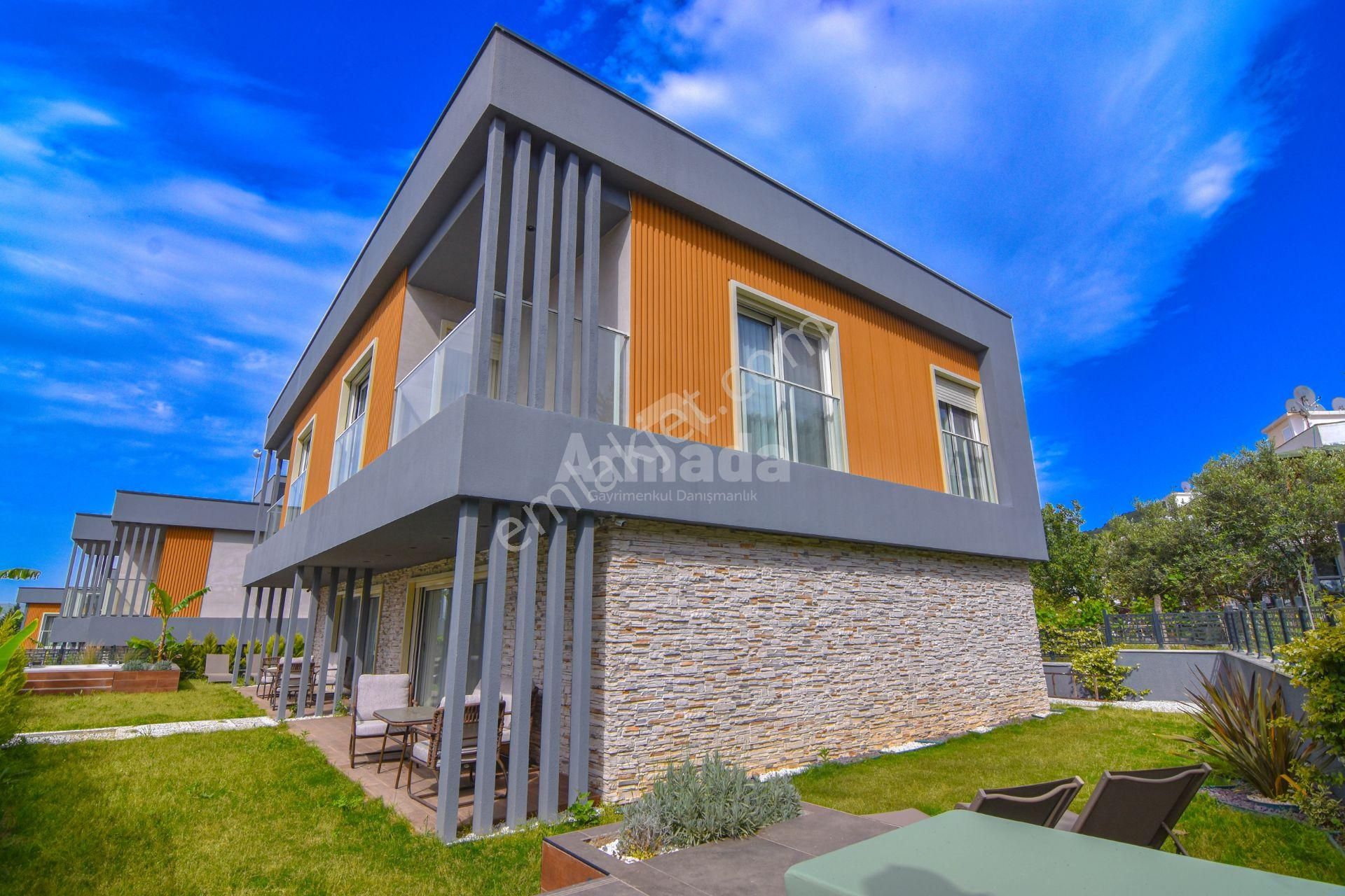 Kuşadası Davutlar'da Lüks, Full Eşyalı Kiralık 3+1 Villa