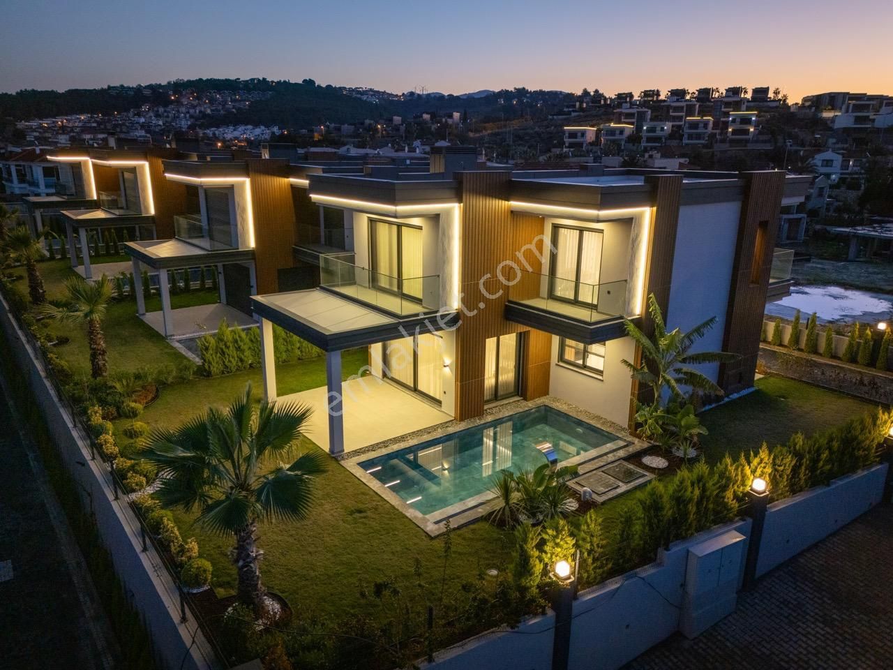 Soğucak'da Deniz Manzaralı Lüks 4+1 Sıfır Villalar