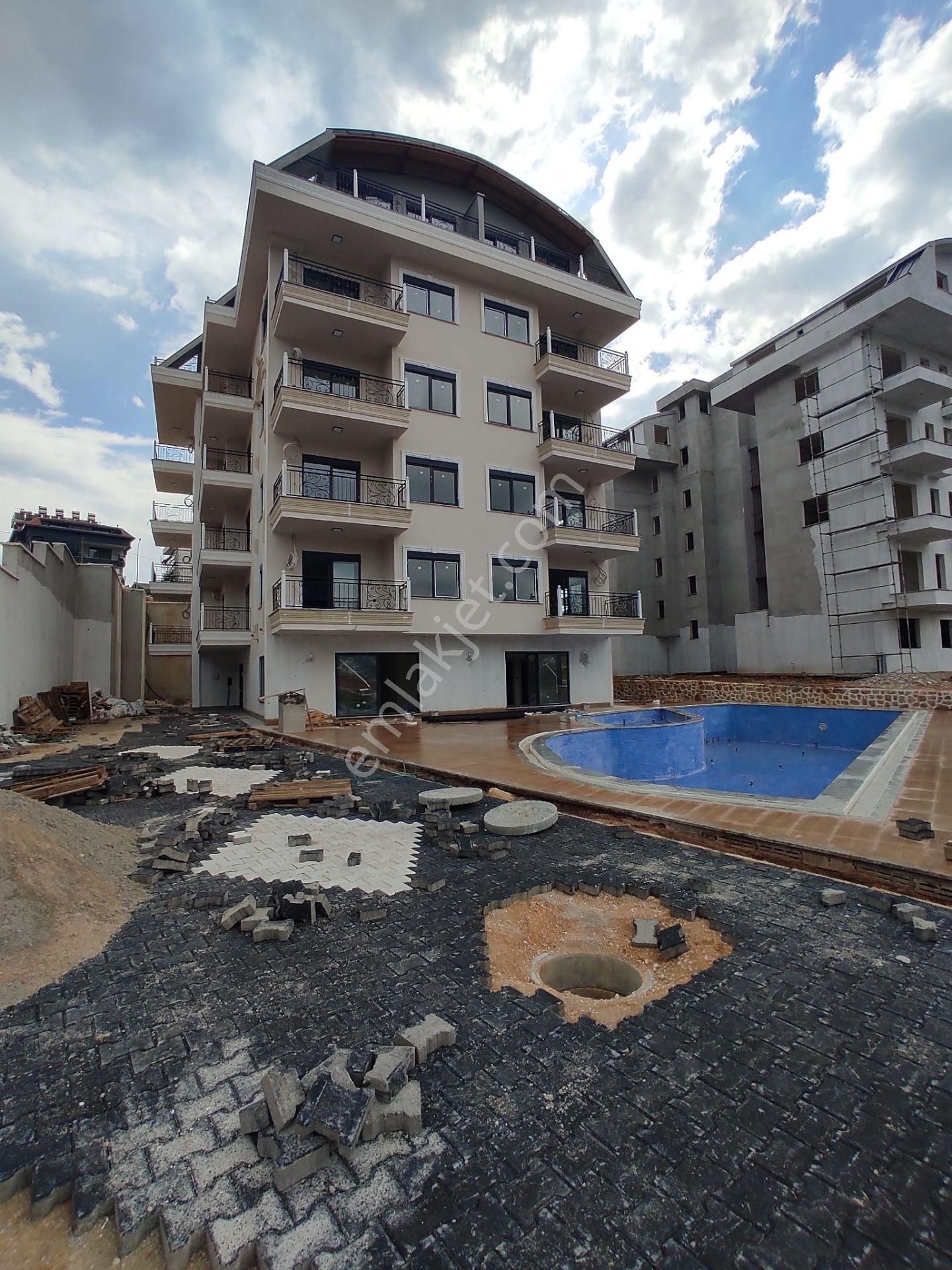 Alanya Oba Da Satılık Havuzlu Dublex Daire