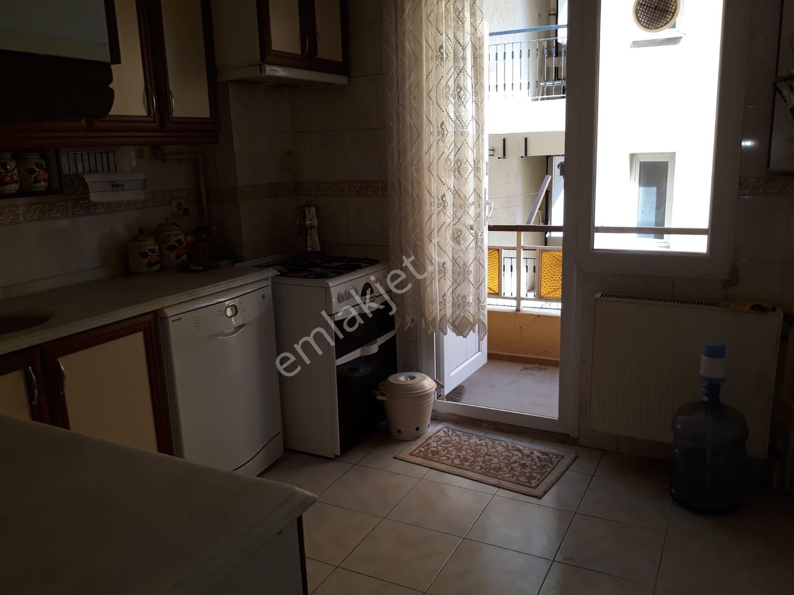 Hatayda Cadde Yakını 3+1 Doğalgazlı Bakımlı
