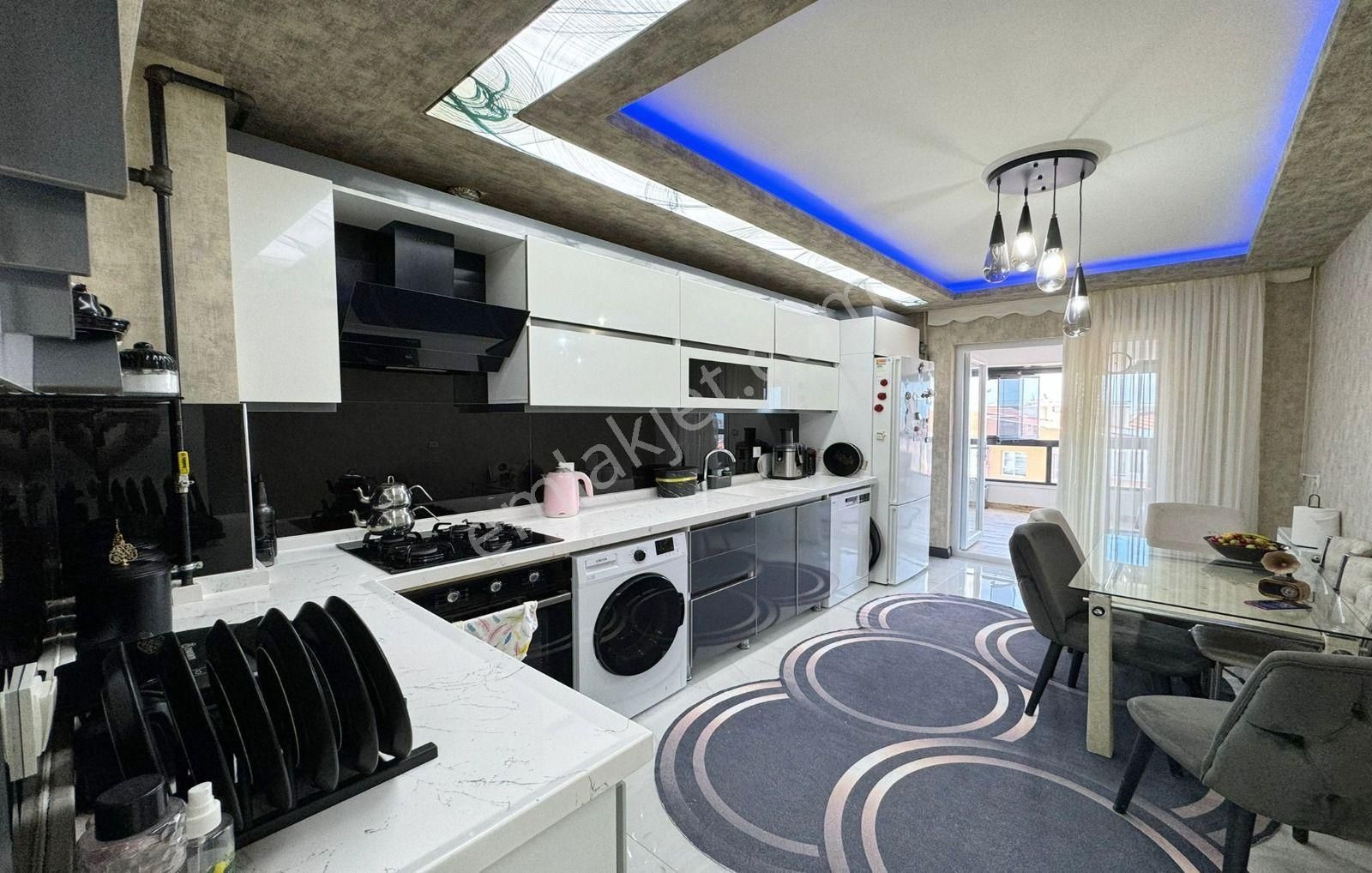 Keçiörende 4+1 Gyinme Odalıankara Manzaralı Site Konsepli Daire