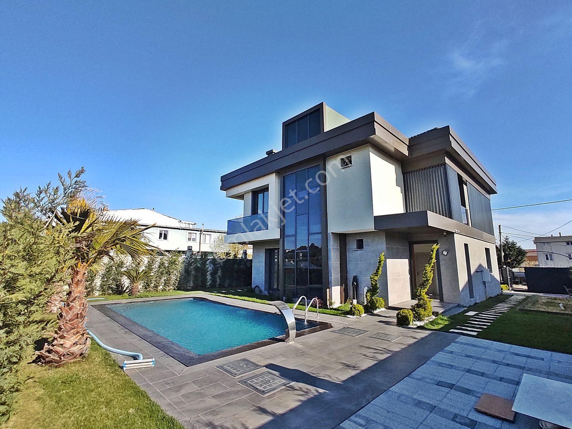 Cadde34 Yapı'dan Güzelcede Sıfır Havuzlu, Donanımlı 6+2 570 M2 Satılık Villa!!!!