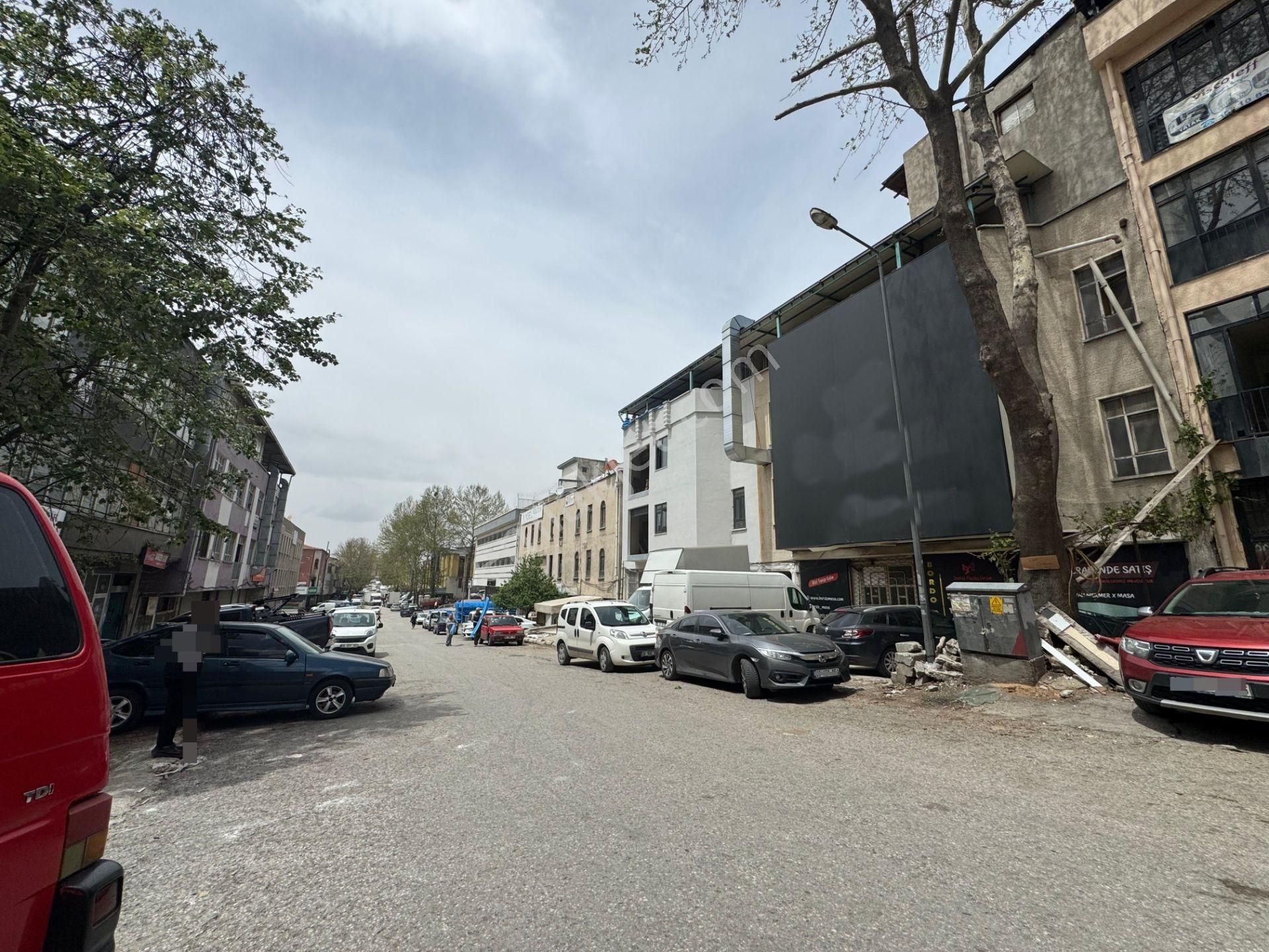 Siteler İşlek Cadde Üzeri 5 Katlı 2000 M² Komple Satılık Bina
