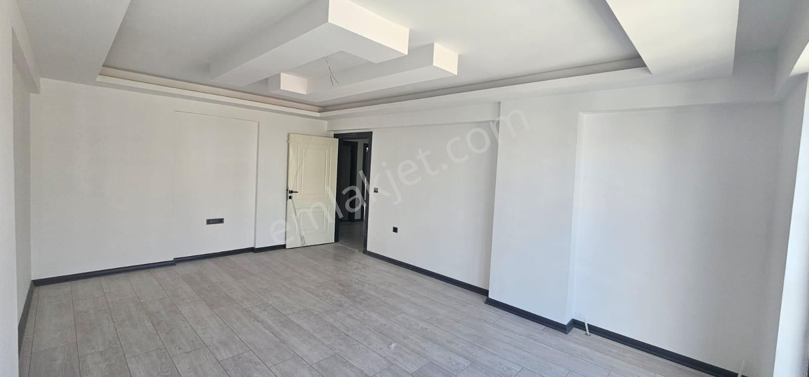 İncesu Cadde Üzerinde Sıfır Binada 3+1 Satılık Daire