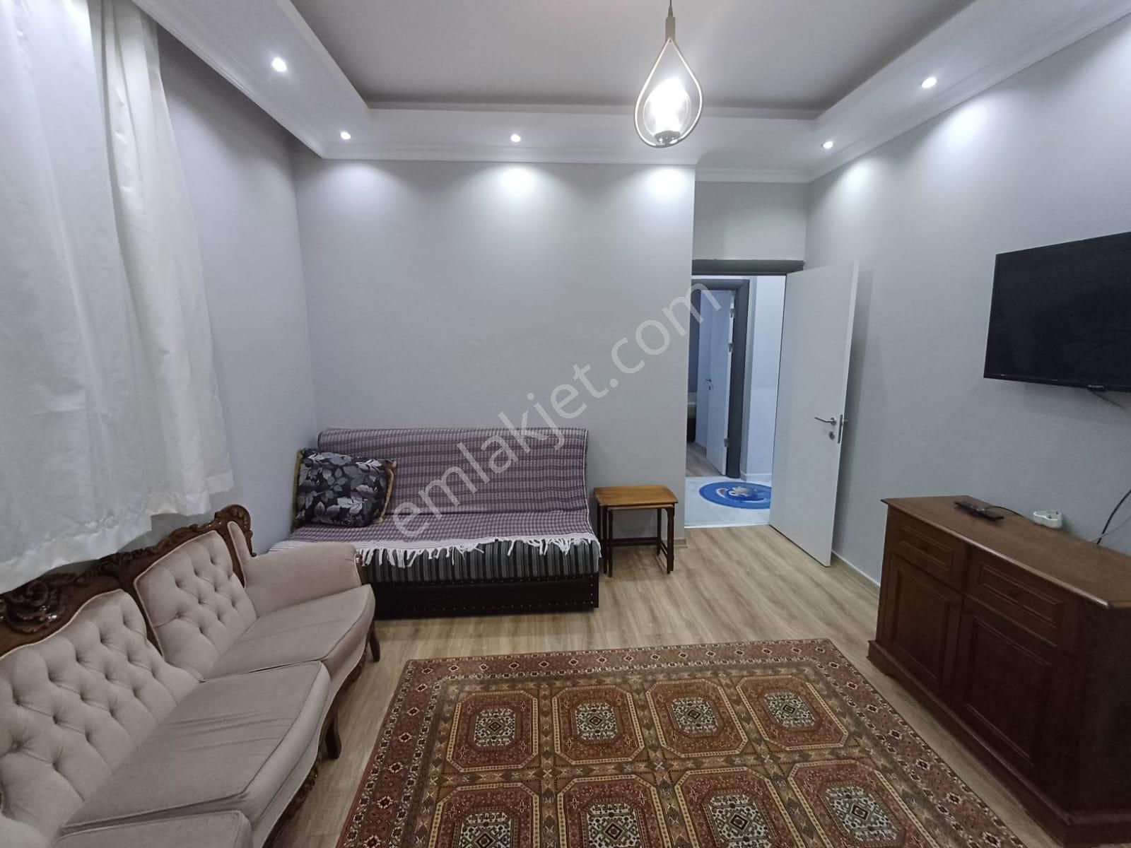 Loft'tan Sefaköy Tam Merkezde Satılık 1+1 Düz Giriş