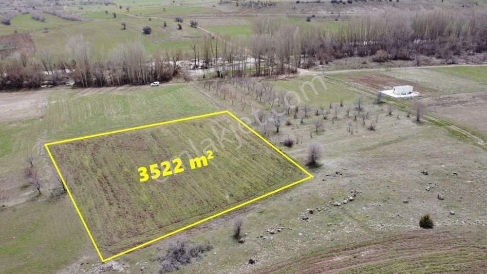 Konya Akören Tülce'de Dere Yakınında Tarla Fırsatı 3.522 M²