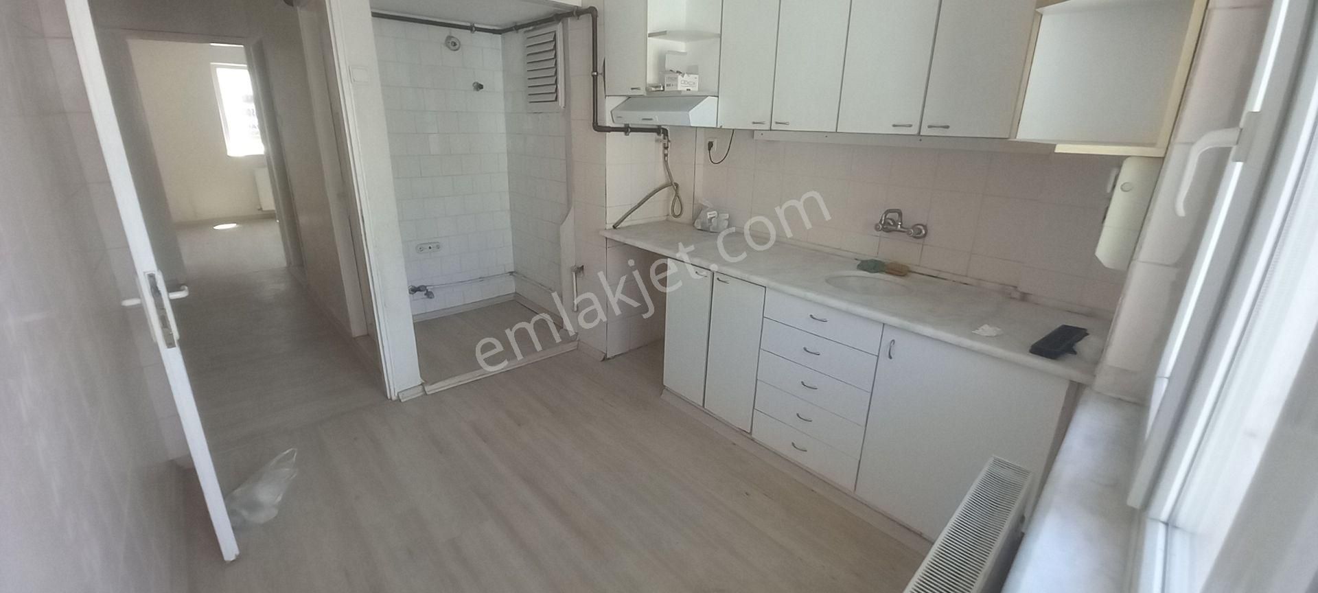 Manisa Dinçer De Satılık 2+1.3.balkon Özellikli Ferah Daire 3.415.000 Tl