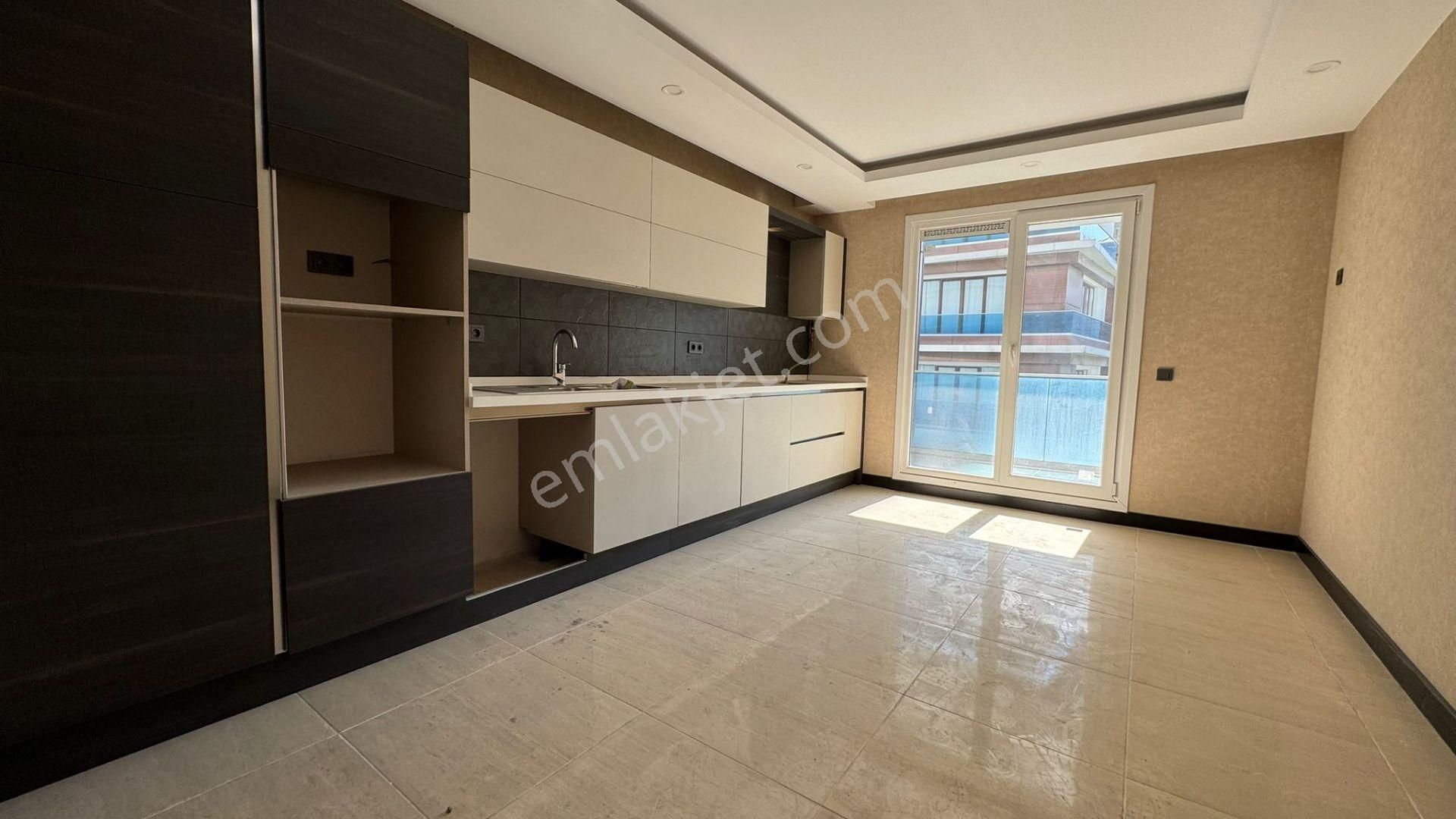 Beylikdüzü Saklıvadi Konaklarında 4+1 Daire