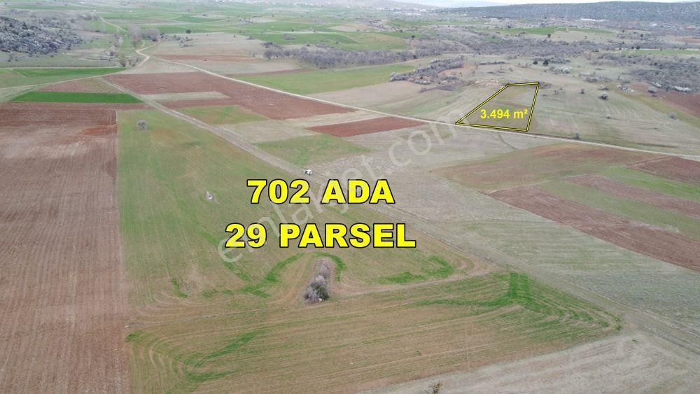 Konya / Akören / Tülce 3.494 M² Asfalt Yola Cephe Tarla