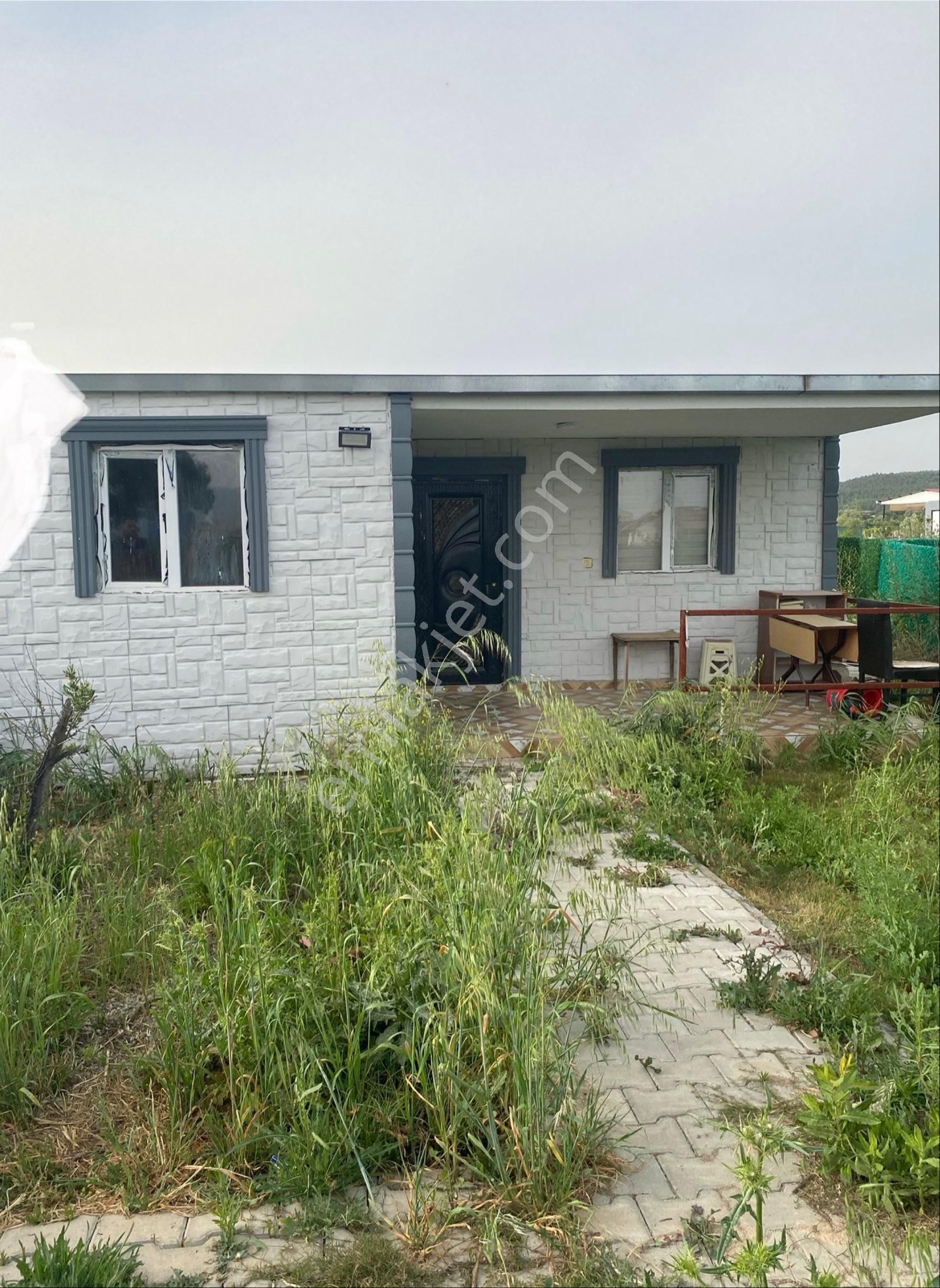 Menderes Garden Yanı Satılık 237 M2 1+1 Resmi Tapulu Bahçe