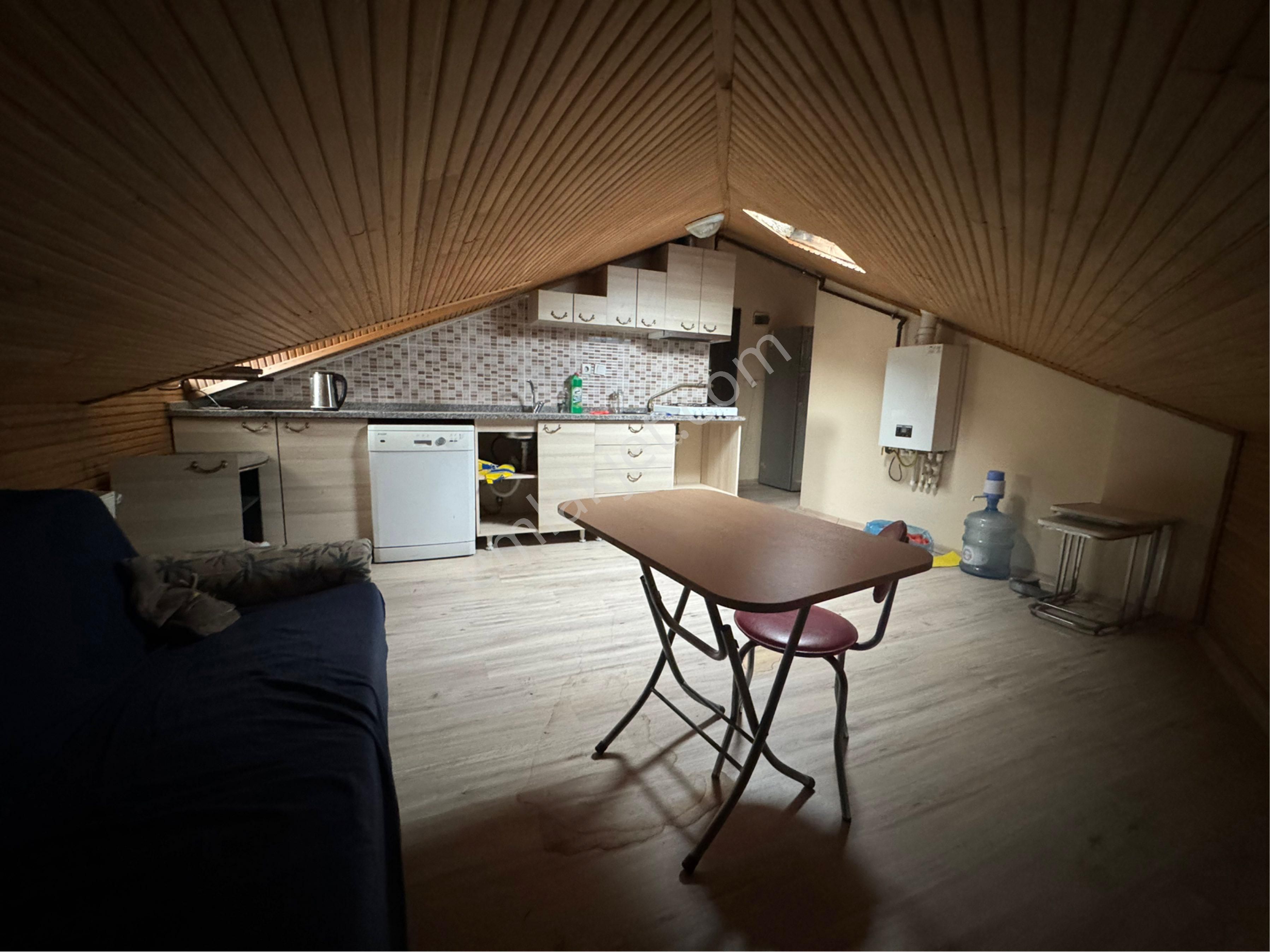 4 Levent'te Eşyalı 2+1 Kiralık Daire ( Çatı Katı )