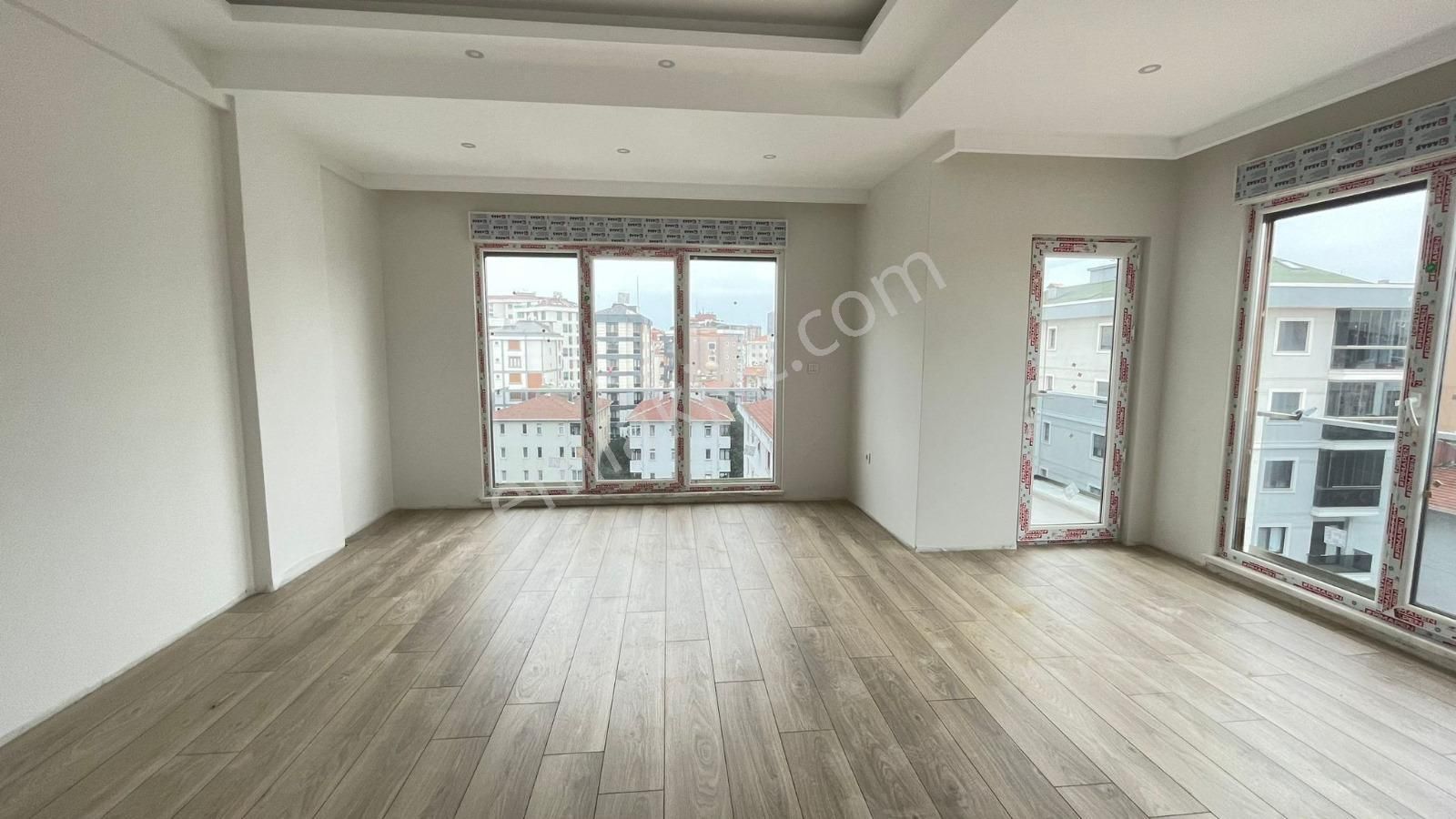 Özgürlük Parkına Komşu Göztepede Balkonlu Ferah 3+1 Boş Daire