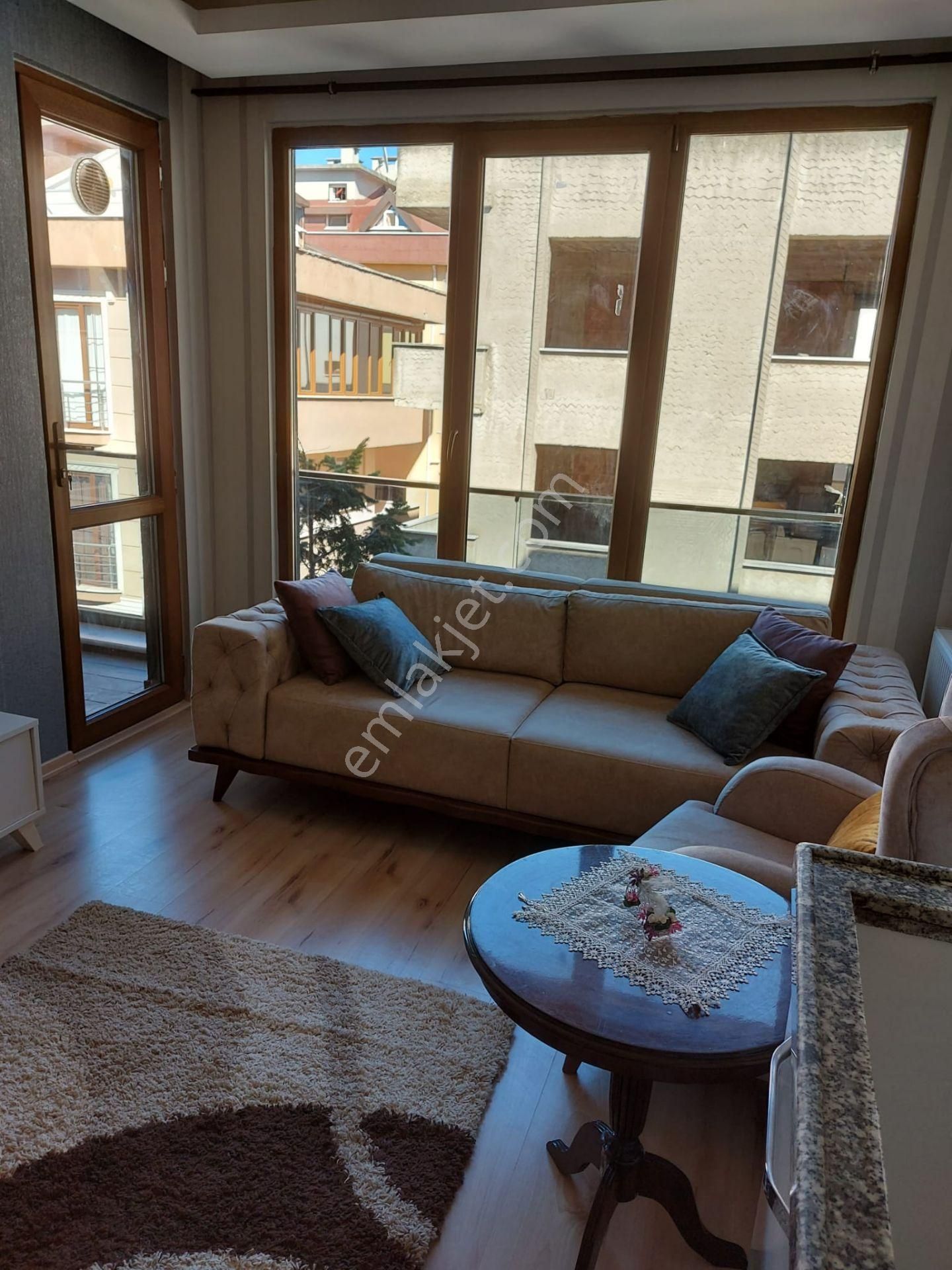 Kayışdağında Yeditepe Üniv. Yakın Eşyalı 75m2 2+1 Arakat Daire