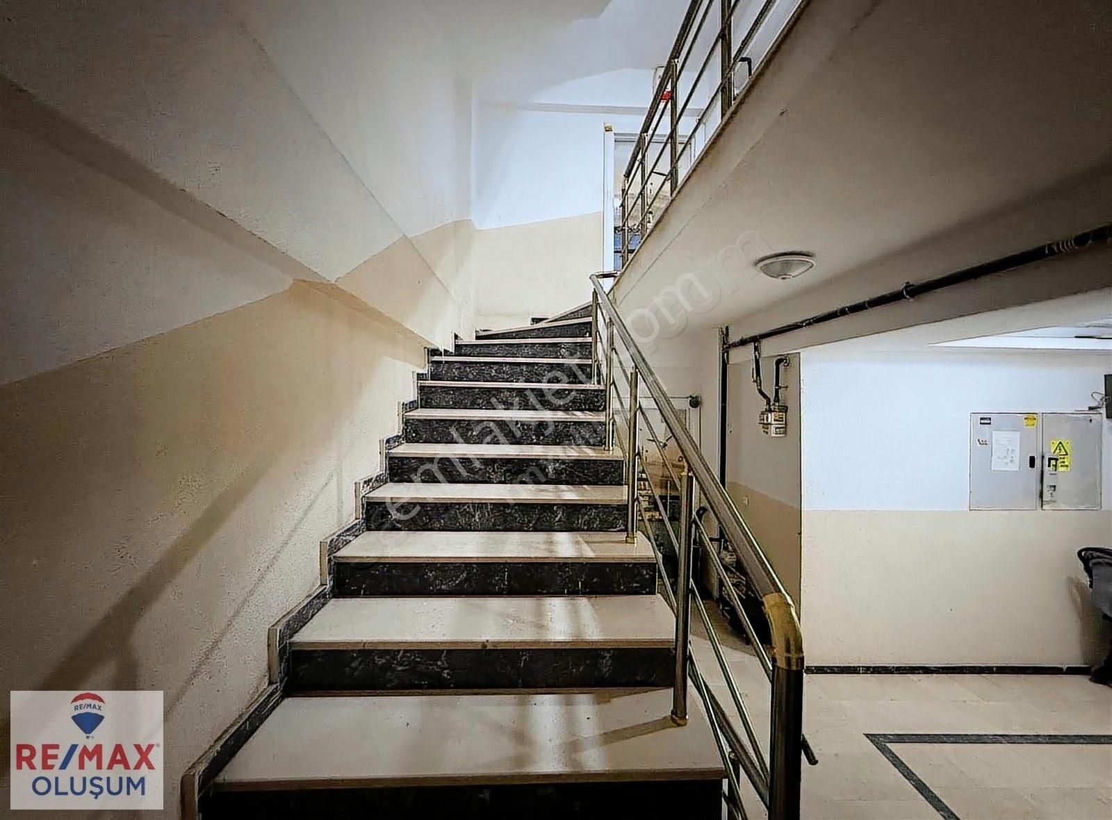 Başakşehir Güvercintepe Akyürek Sokakta 5+2 Kupon Dublex Daire