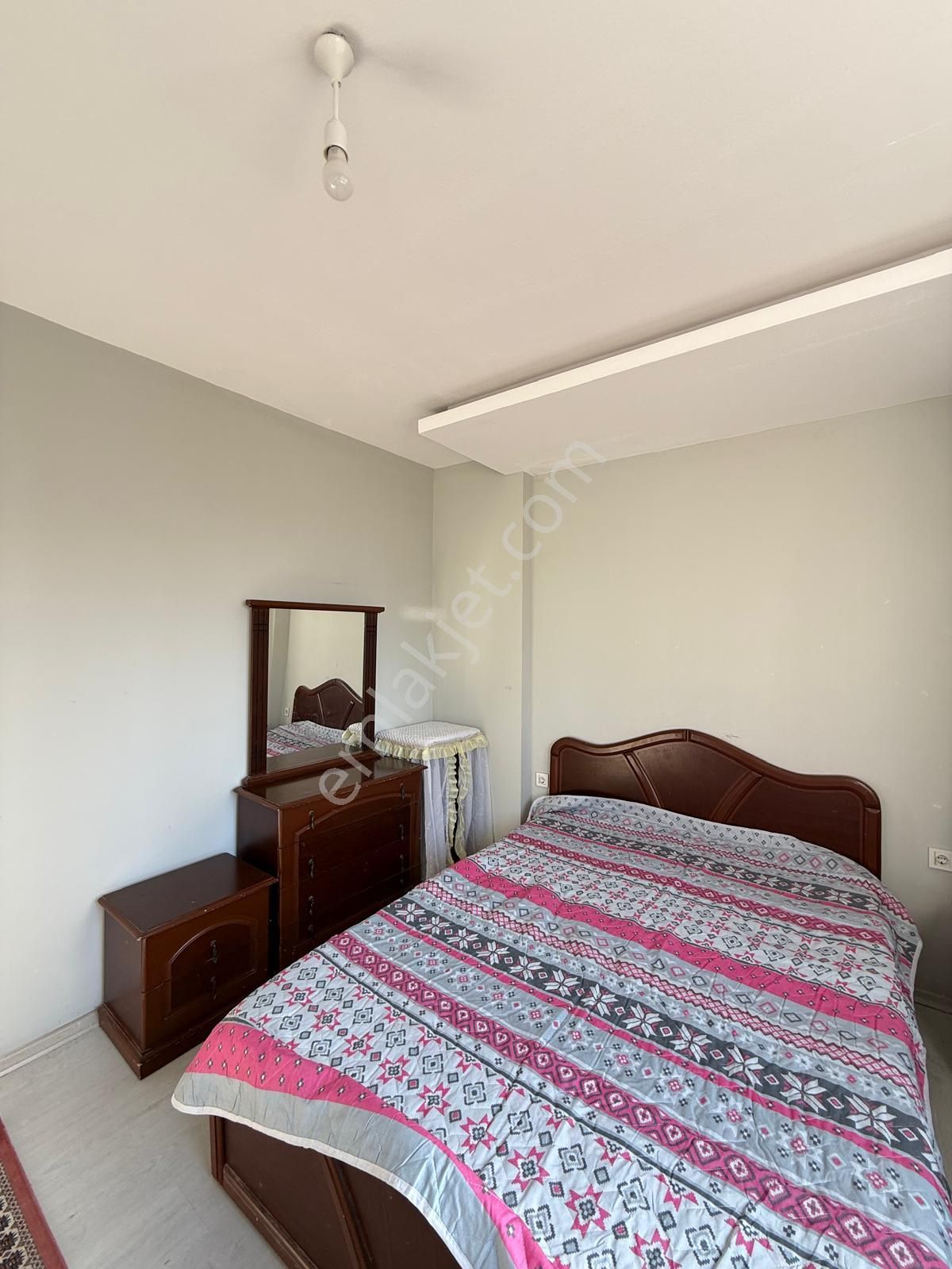 Adana Sarıçam Stadyum Caddesinde Bulvara Yakın Geniş Eşyalı 1+1 Kiralık Daire !! Açıklama Oku!!!!