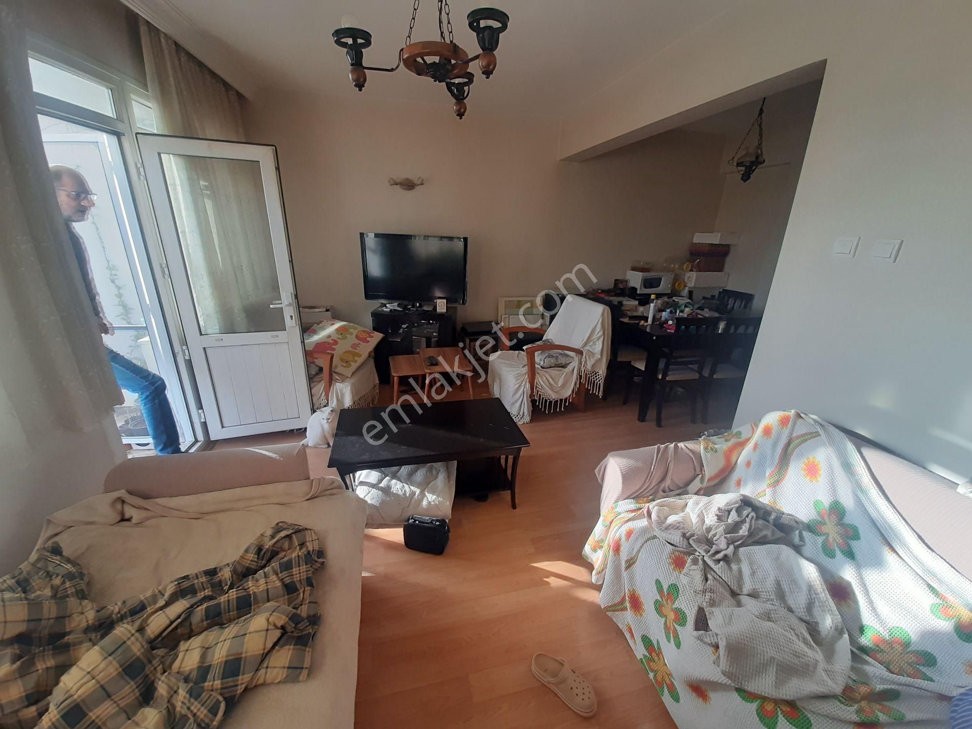 3+1 Temiz Yapılı Doğalgazlı Ara Kat Satılık Daire