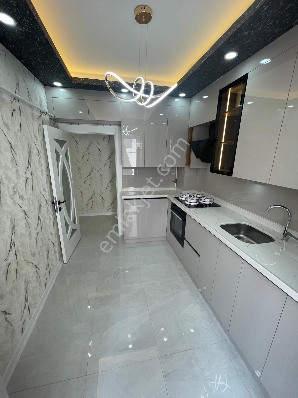 Örnek Emlak'tan Andiçen Mah. 3+1 Y. Giriş Çift Balkon Full+full Yapılı Satılık Daire