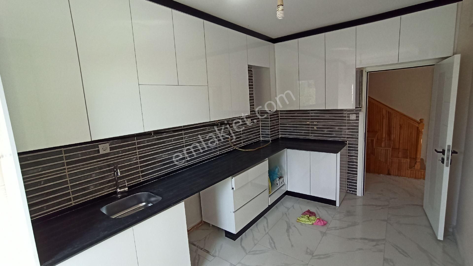 Işıkkent Mah. Bakımlı Villa Köşe Parsel